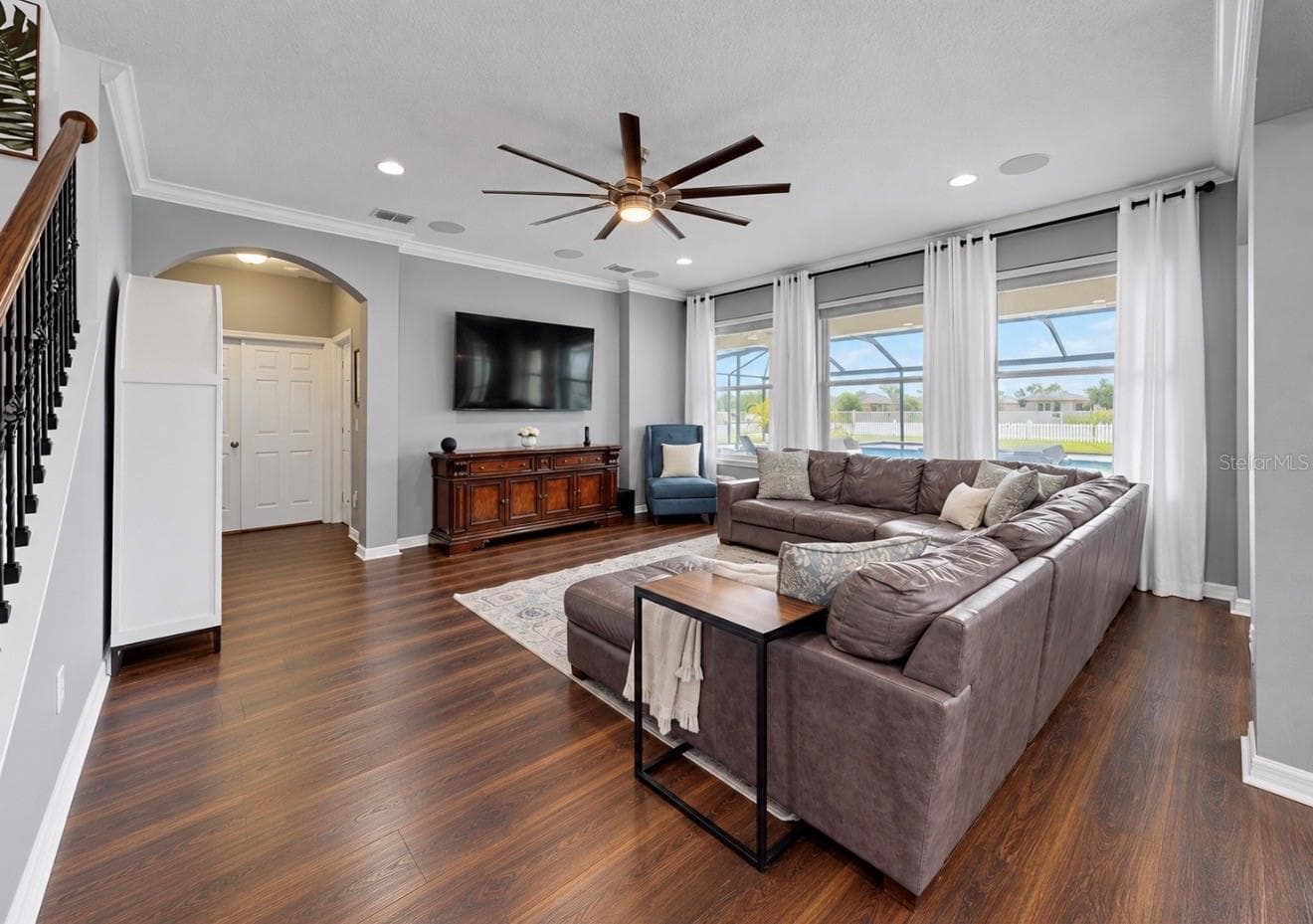 ENTERTAINERS DREAM - 10411 CARDERA DR, RIVERVIEW