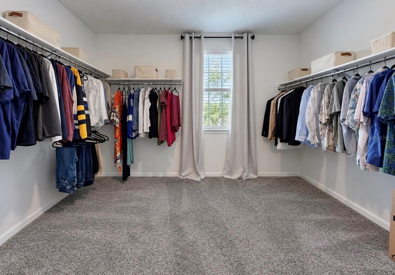 MASSIVE WALK IN CLOSET - 10411 CARDERA DR, RIVERVIEW
