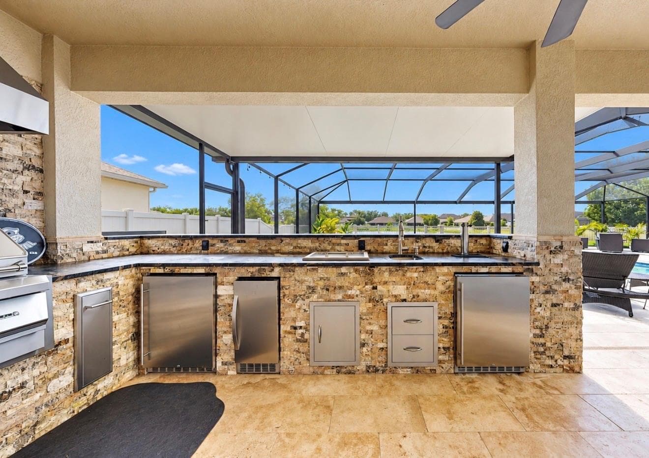 OUTDOOR KITCHEN - 10411 CARDERA DR, RIVERVIEW