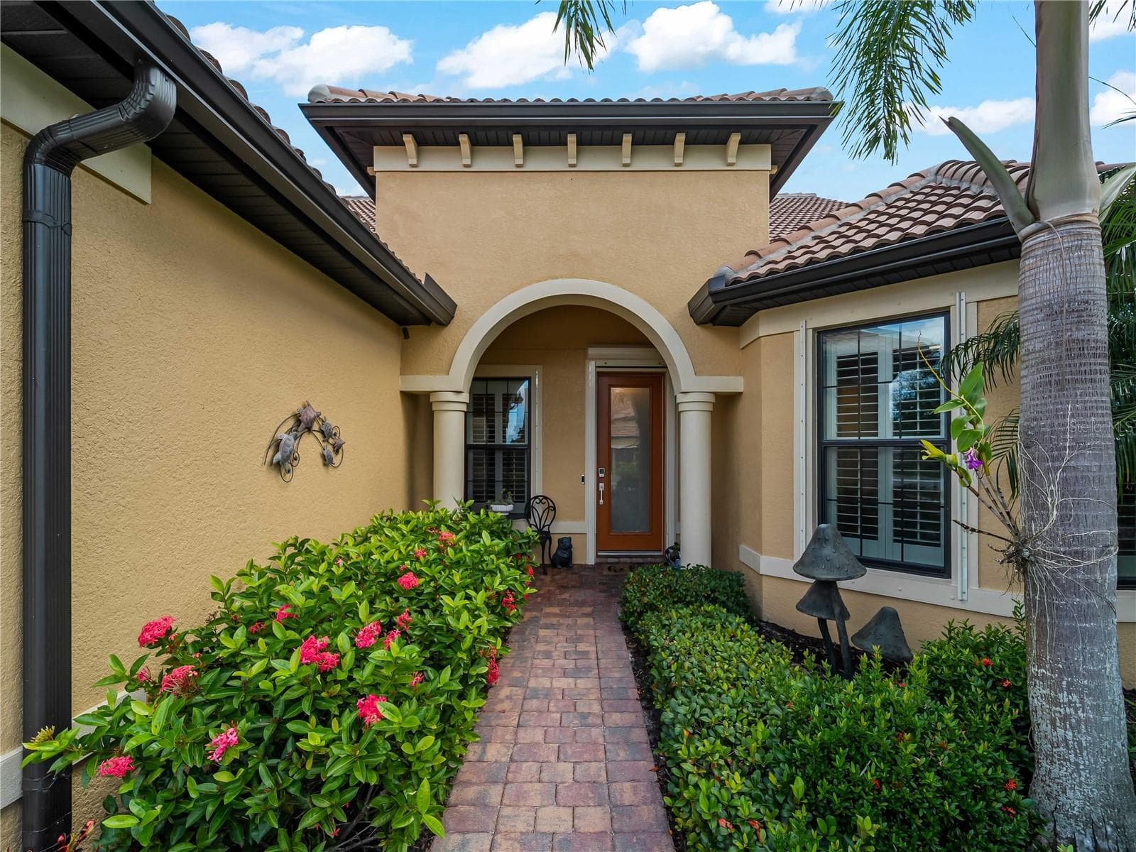 Single Family Residence at 19864 PETRINO ST, VENICE, photo 7 of 78