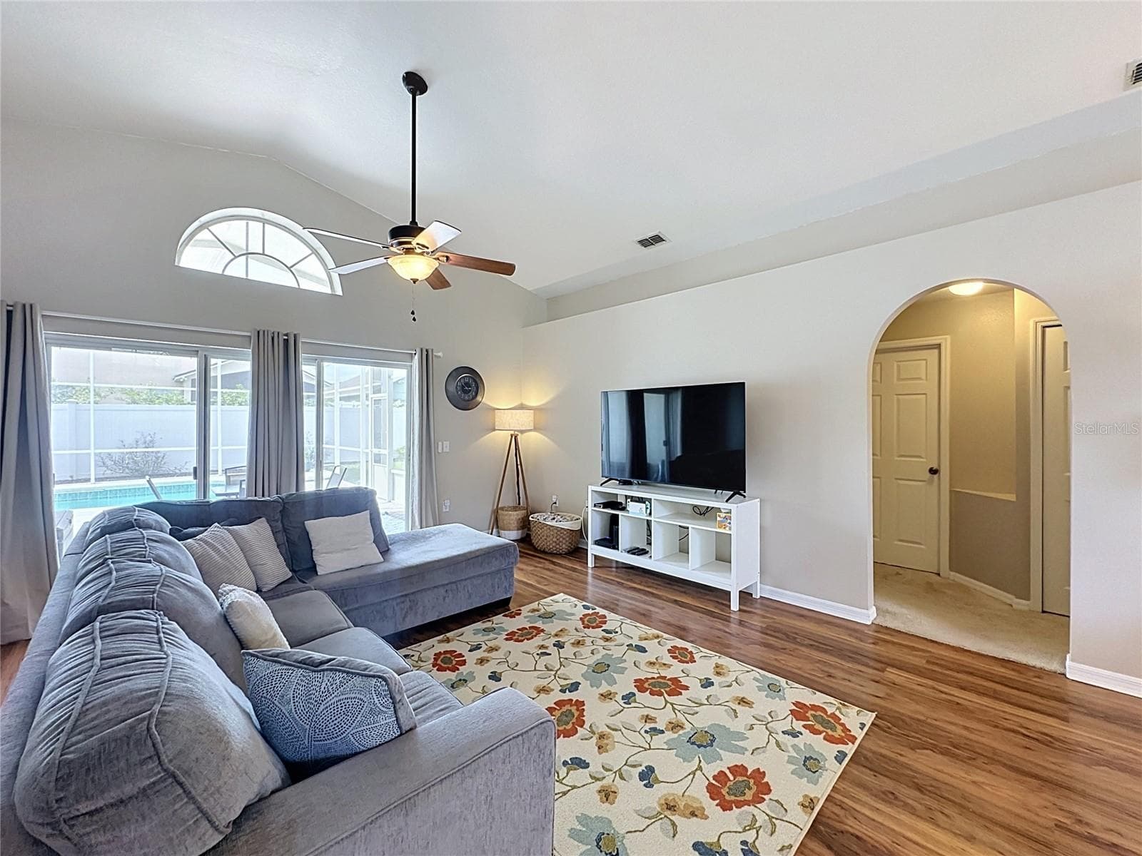 Single Family Residence at 866 KNIGHTSBRIDGE CIR, DAVENPORT, photo 4 of 58