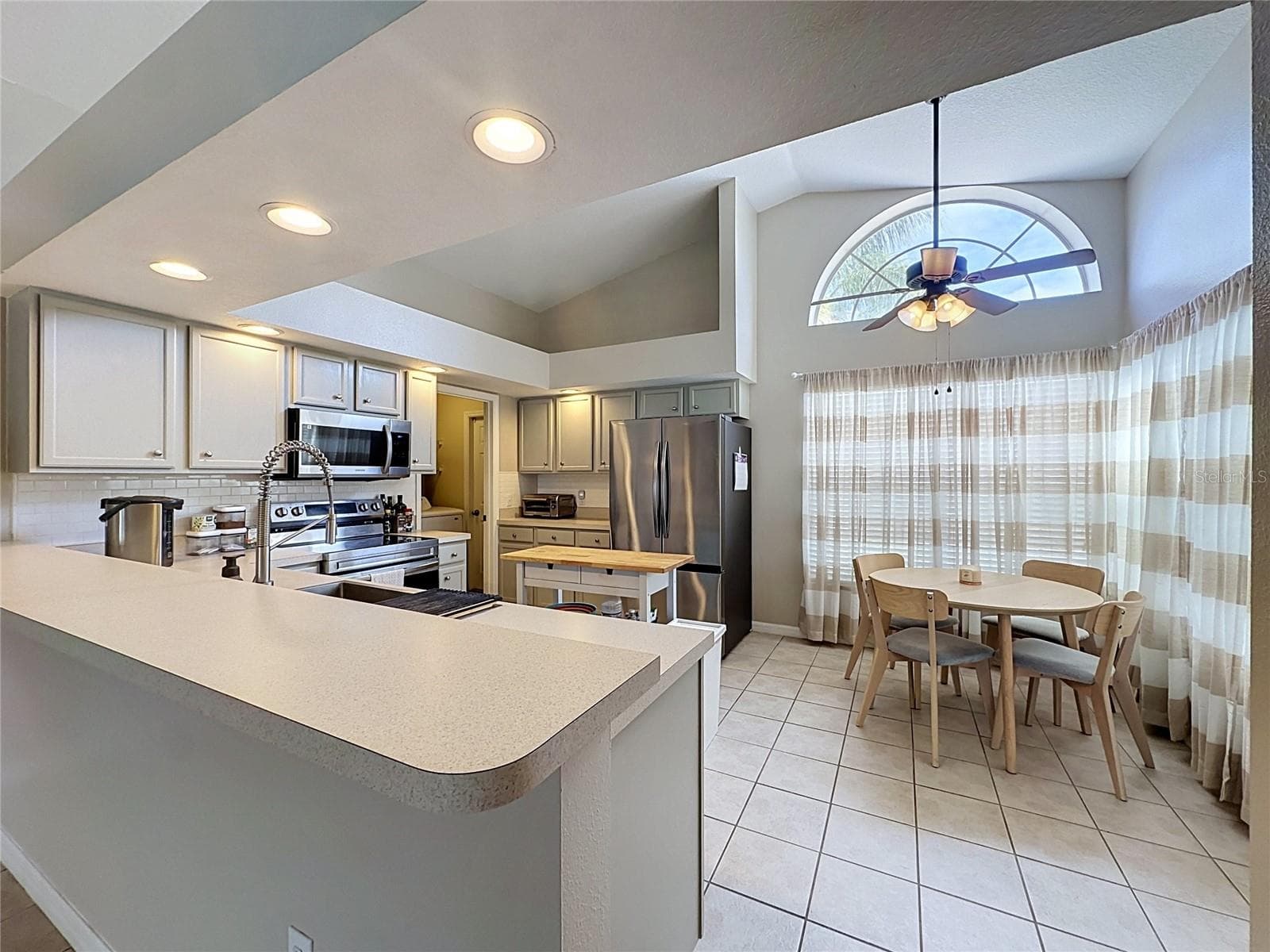 Single Family Residence at 866 KNIGHTSBRIDGE CIR, DAVENPORT, photo 10 of 58
