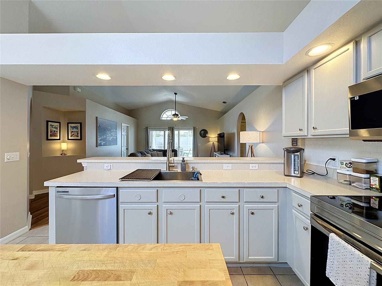 Single Family Residence at 866 KNIGHTSBRIDGE CIR, DAVENPORT, photo 14 of 58