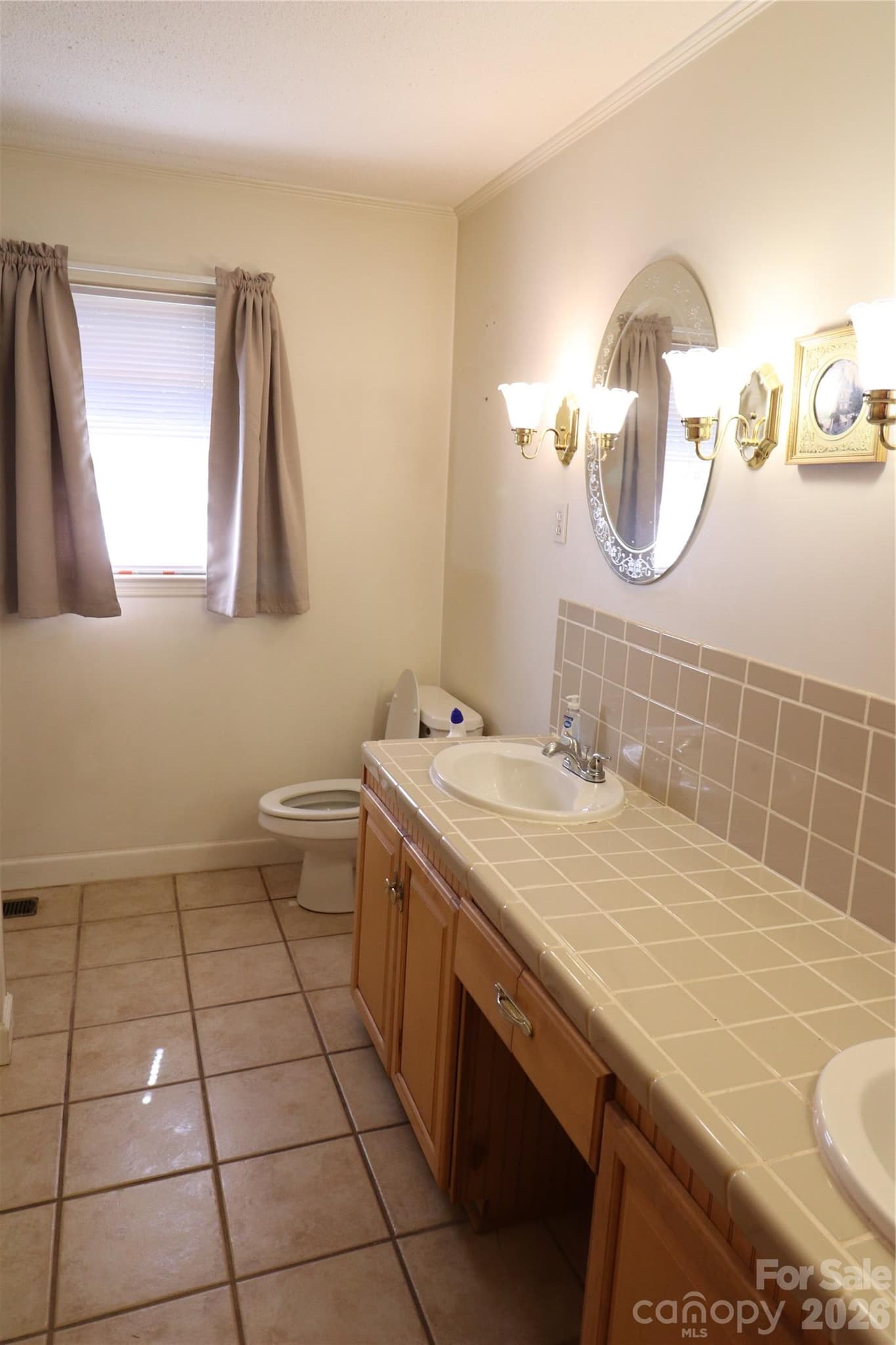 Hall Bath - 2157 Ridgewood Drive, Gastonia