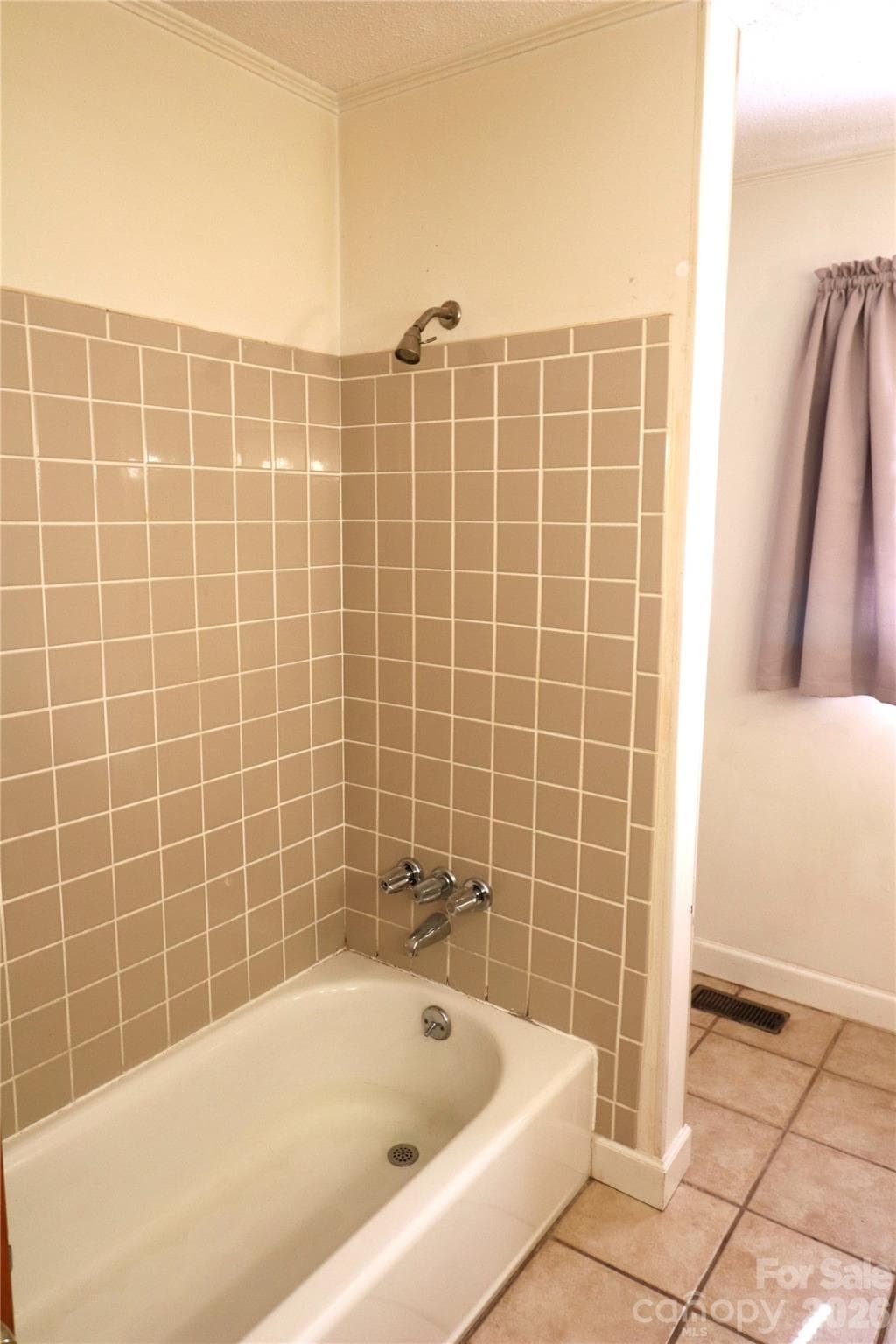 Hall Bath - 2157 Ridgewood Drive, Gastonia