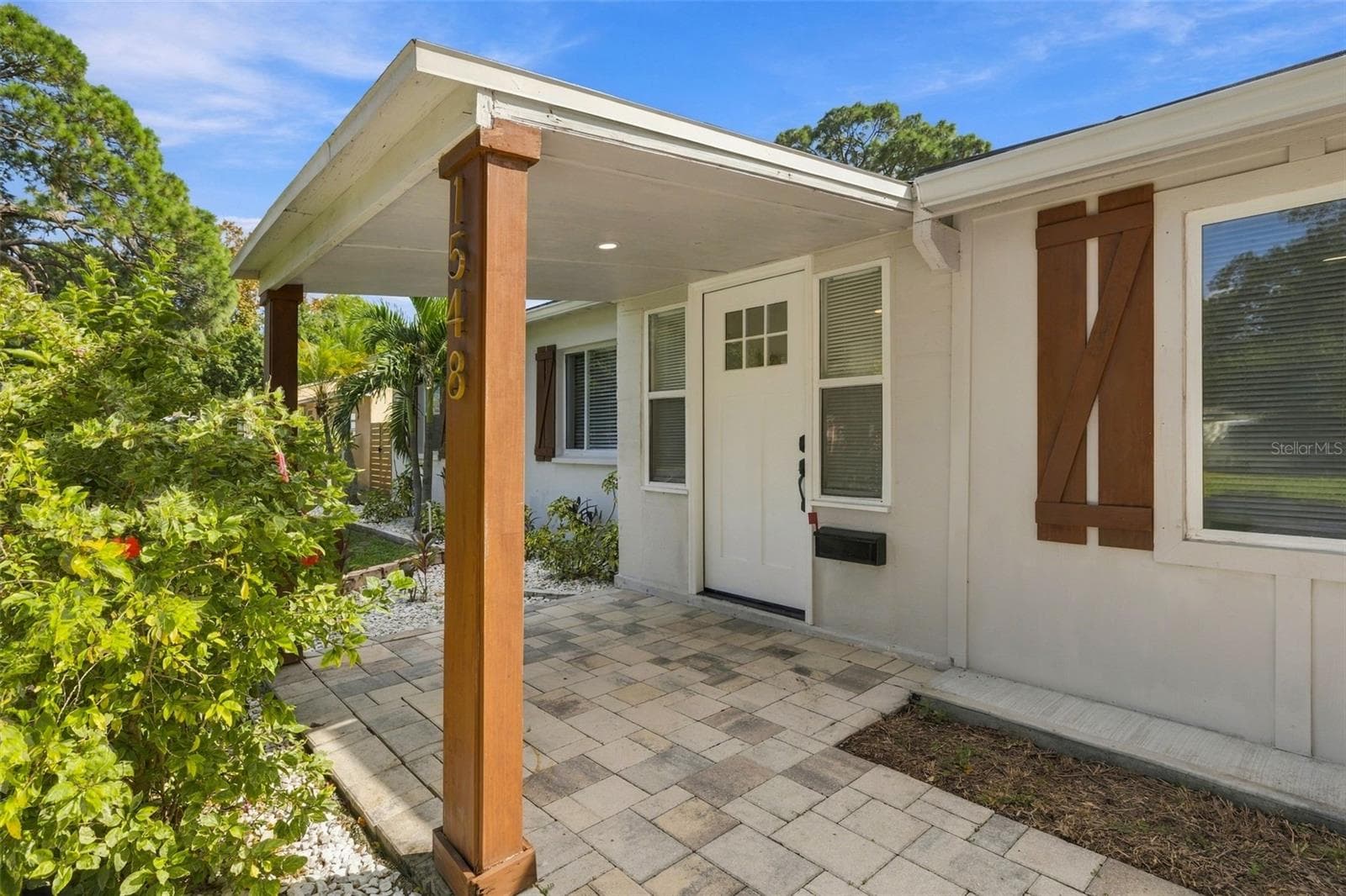 Single Family Residence at 1548 CANTERBURY RD N, ST PETERSBURG, photo 3 of 30