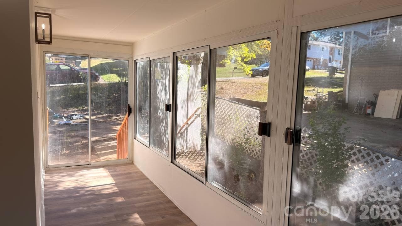 sunroom - 169 8th Avenue SW, Conover