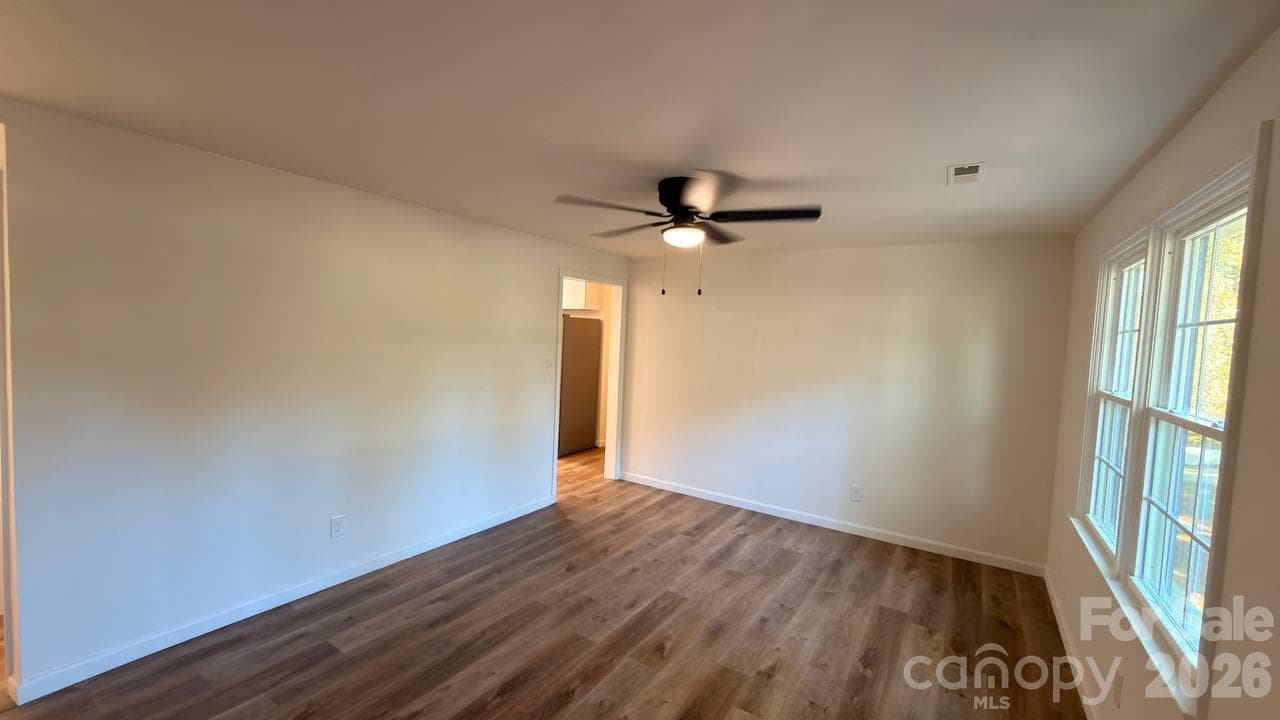 living room main floor - 169 8th Avenue SW, Conover