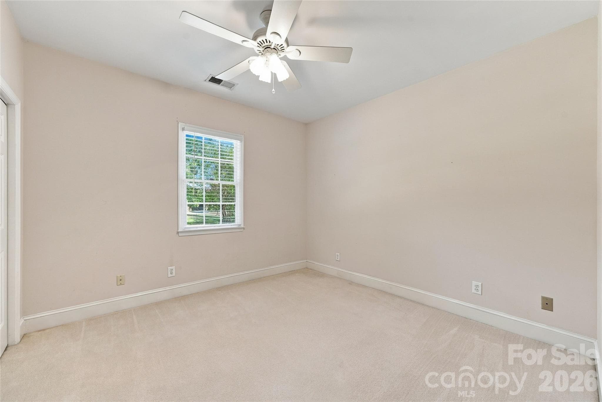 Single Family Residence at 155 Lake Point Drive, Fort Mill, photo 28 of 37