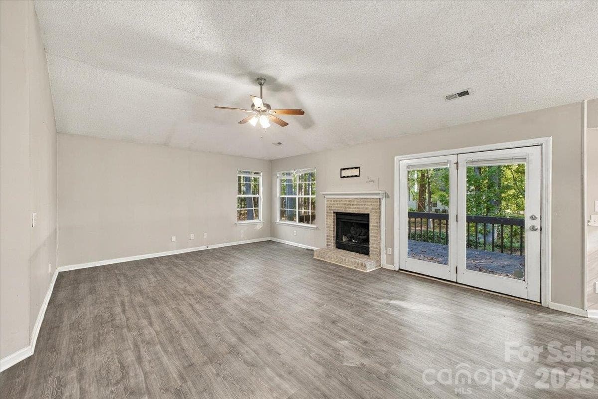 Single Family Residence at 11219 Turmeric Court, Charlotte, photo 4 of 25