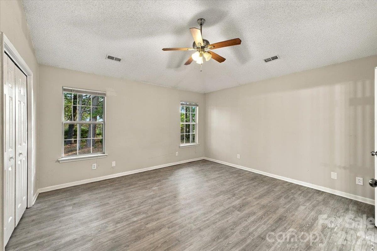 Single Family Residence at 11219 Turmeric Court, Charlotte, photo 12 of 25
