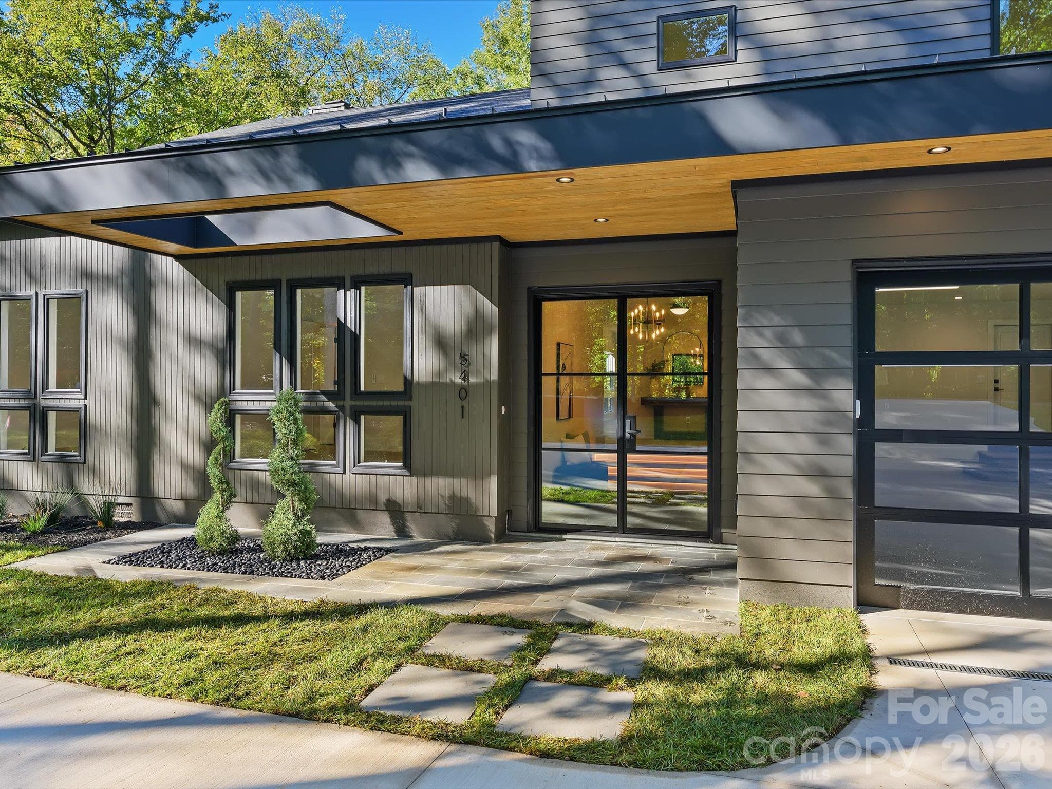 Single Family Residence at 5401 Lancelot Drive, Charlotte, photo 2 of 38