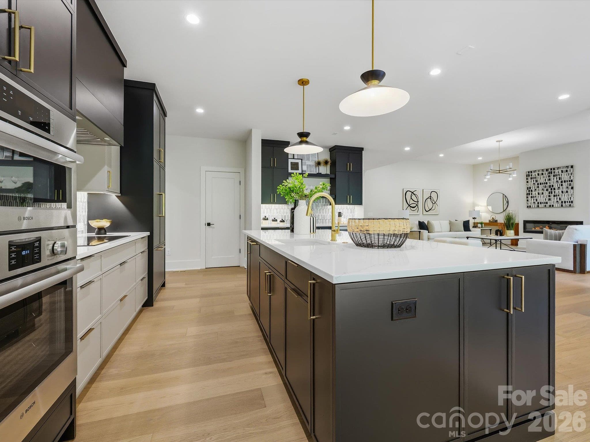 Single Family Residence at 5401 Lancelot Drive, Charlotte, photo 12 of 38
