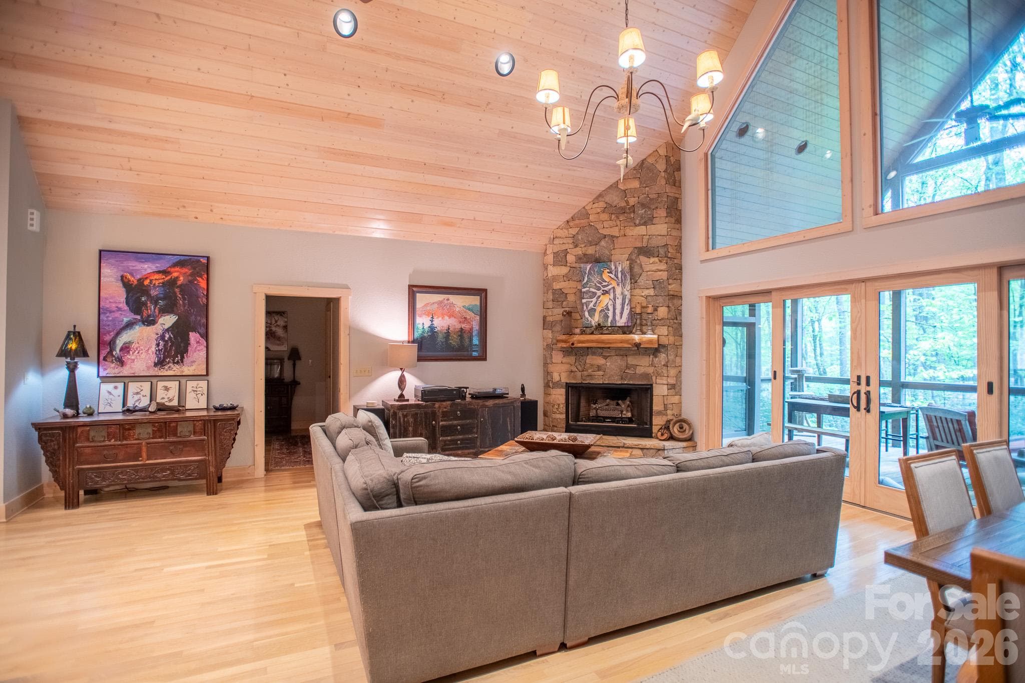 Spacious den for relaxing - 350 Celo Cove Drive, Burnsville