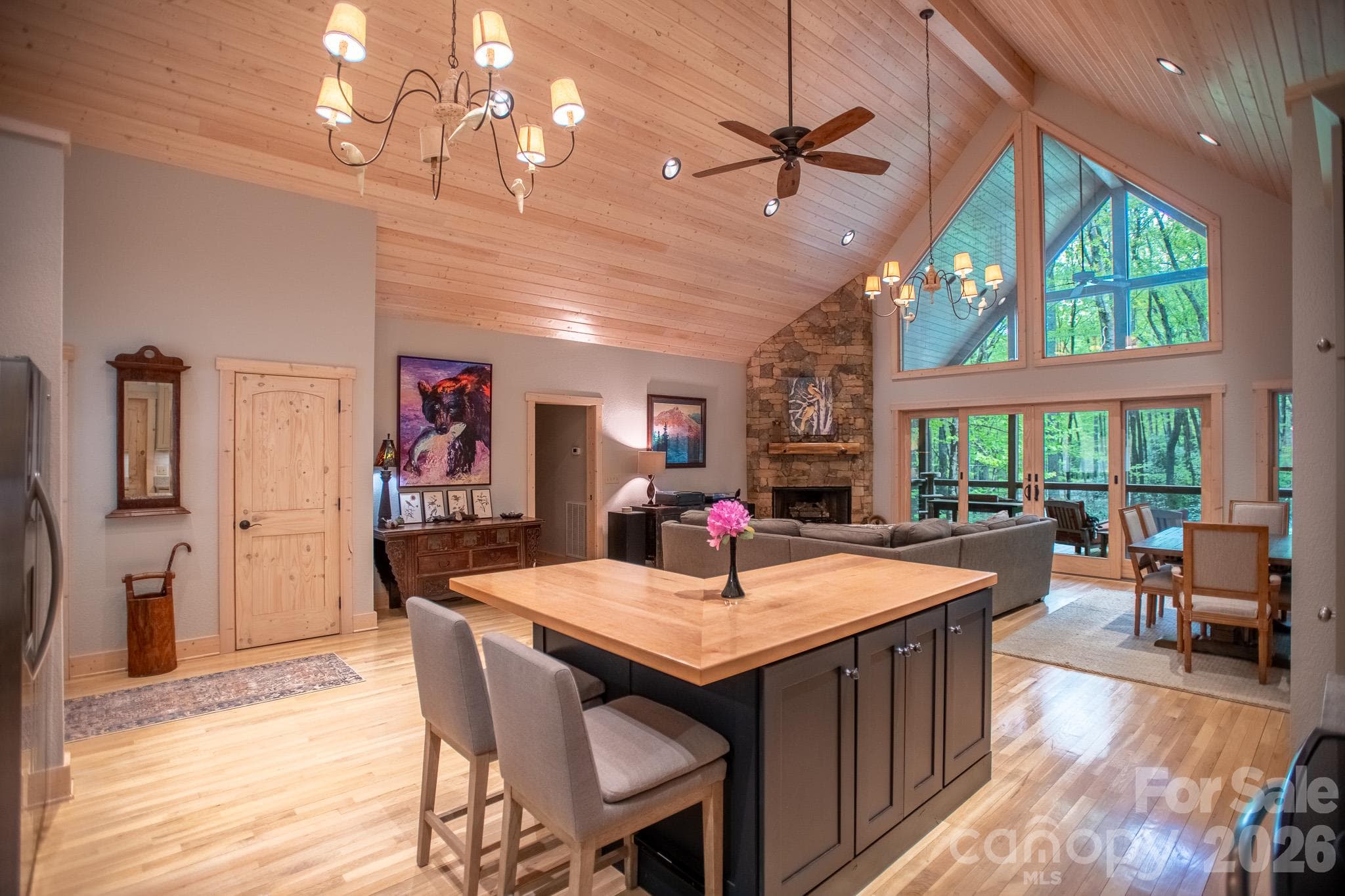 Kitchen Island - 350 Celo Cove Drive, Burnsville