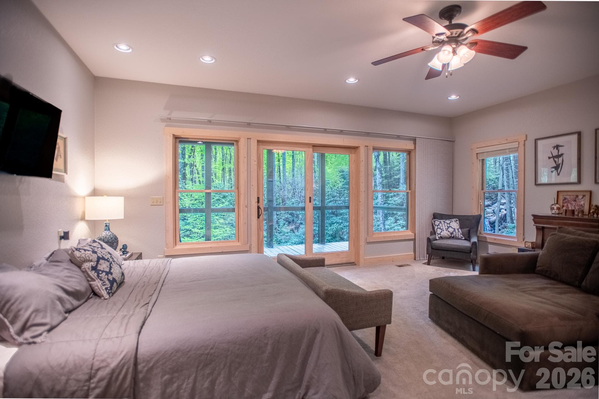 Spacious Master Bedroom - 350 Celo Cove Drive, Burnsville