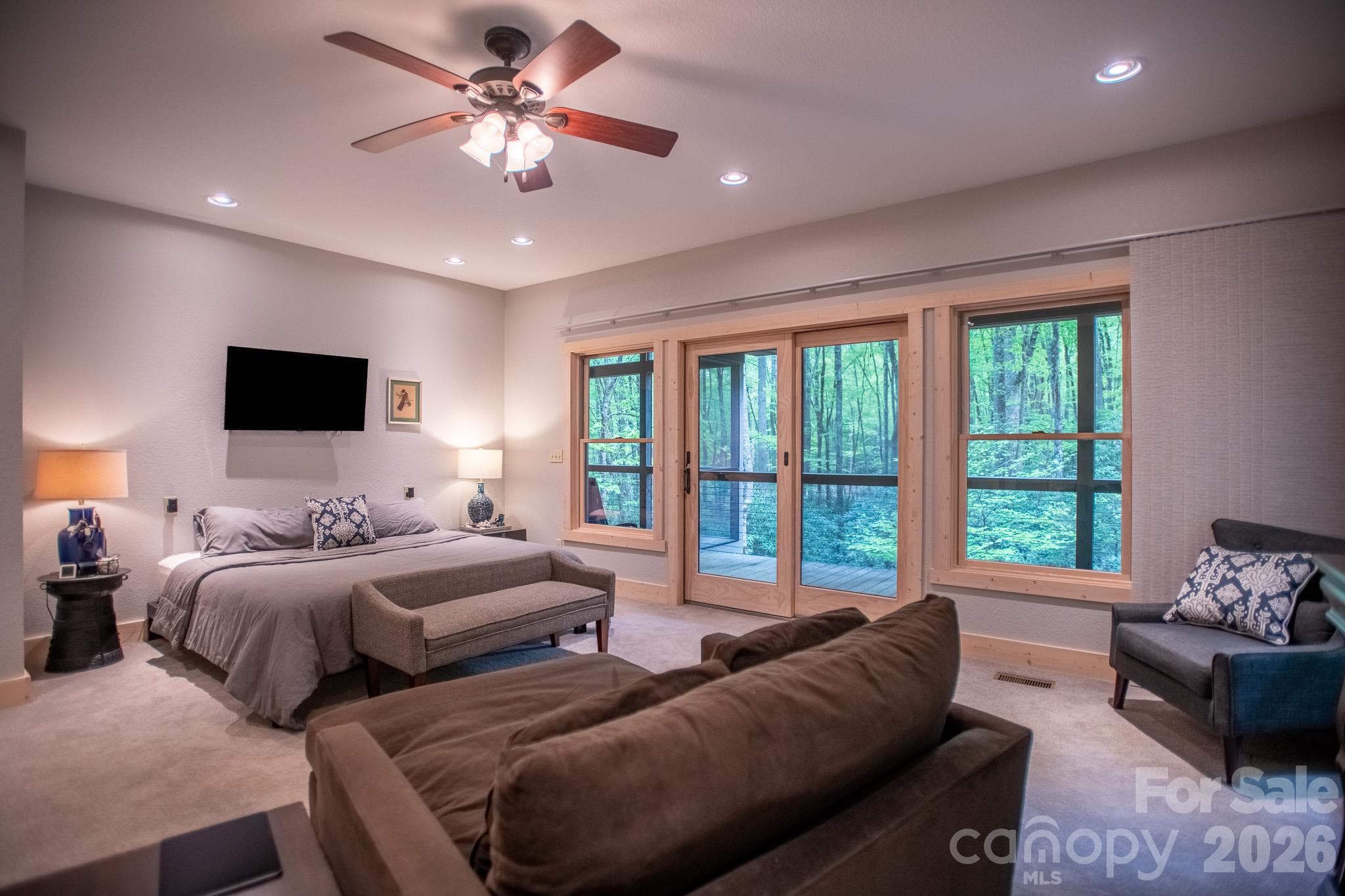 Spacious Master Bedroom - 350 Celo Cove Drive, Burnsville