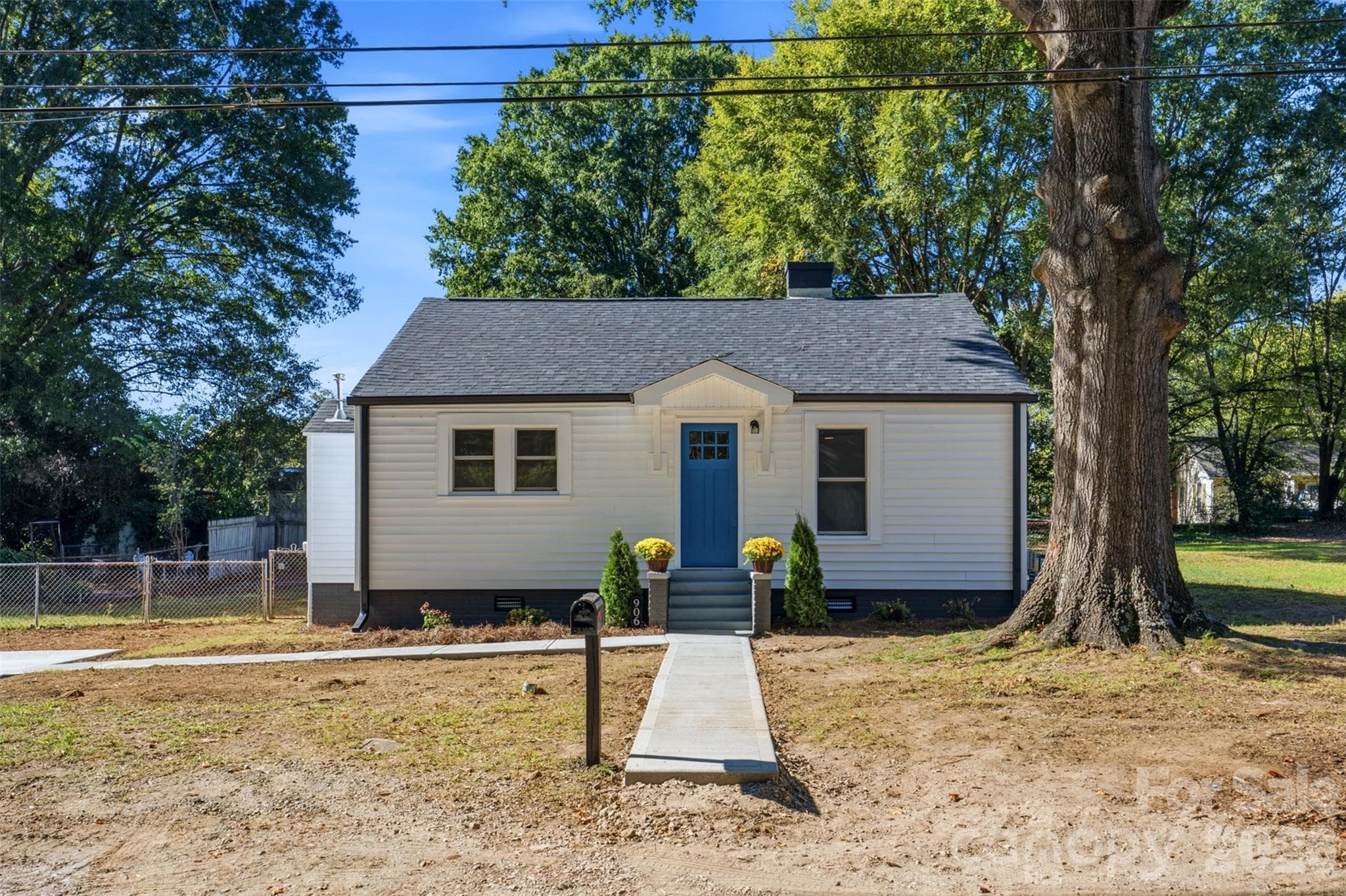 906 Longview Avenue