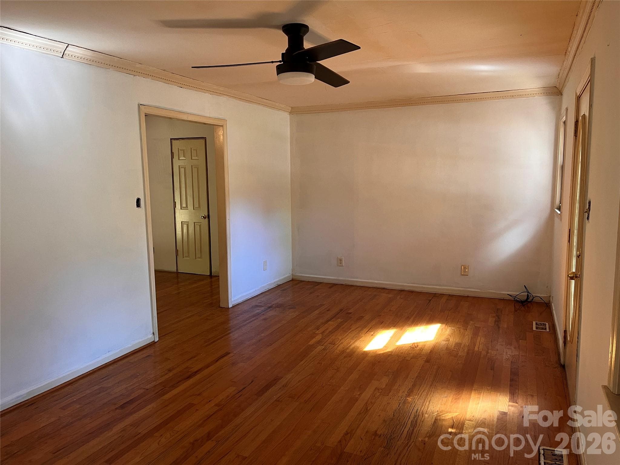 Single Family Residence at 1609 University Park Drive, Lancaster, photo 2 of 14