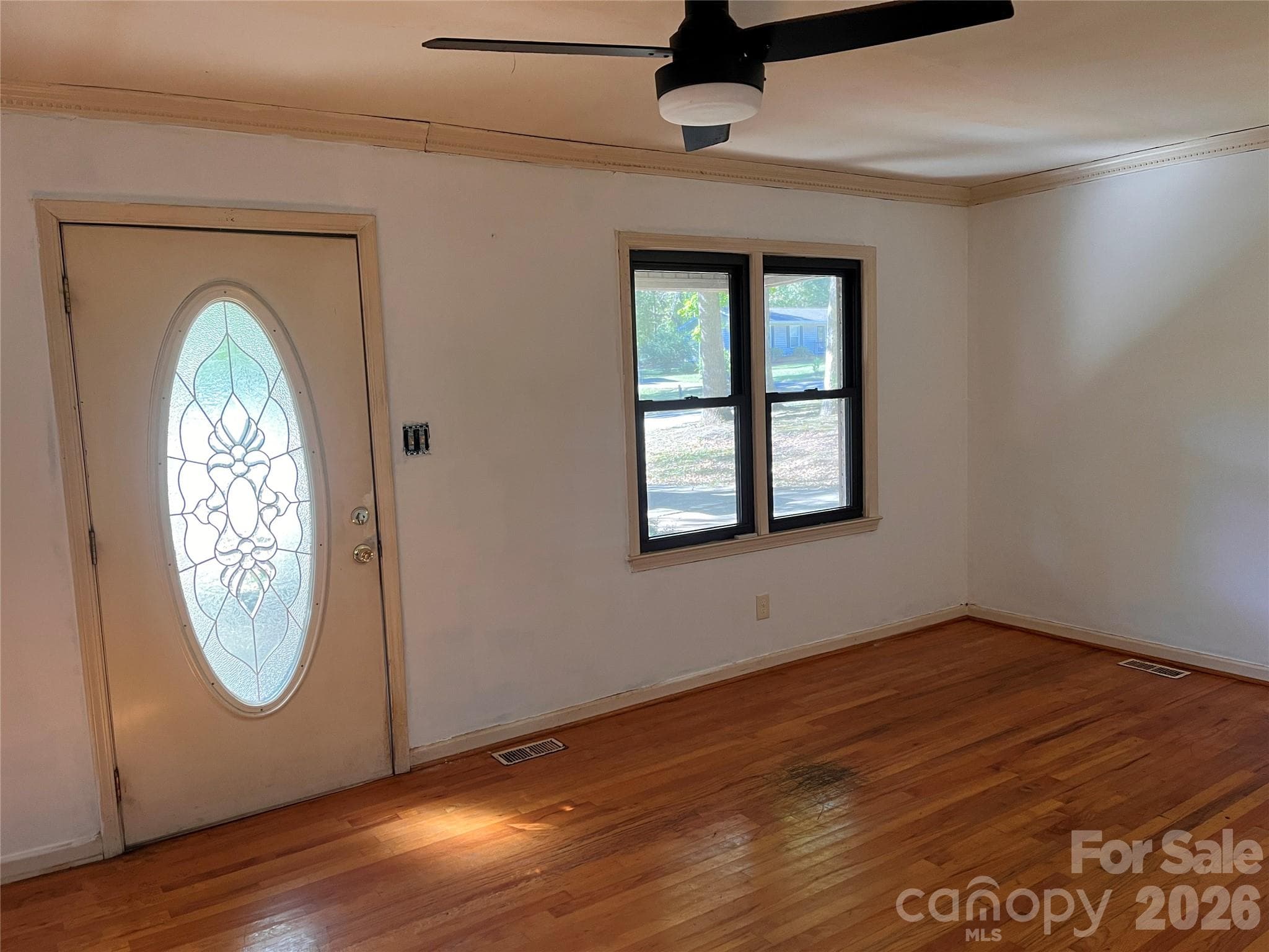 Single Family Residence at 1609 University Park Drive, Lancaster, photo 3 of 14