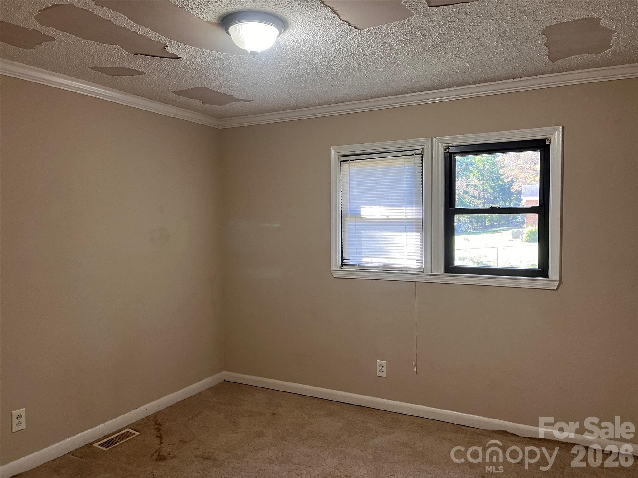 Single Family Residence at 1609 University Park Drive, Lancaster, photo 13 of 14