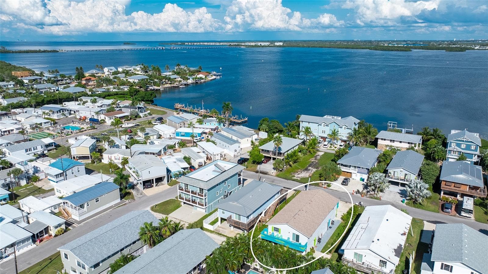 Less than a block to the Bay with access at the end of 26th. - 2514 AVENUE B, BRADENTON BEACH