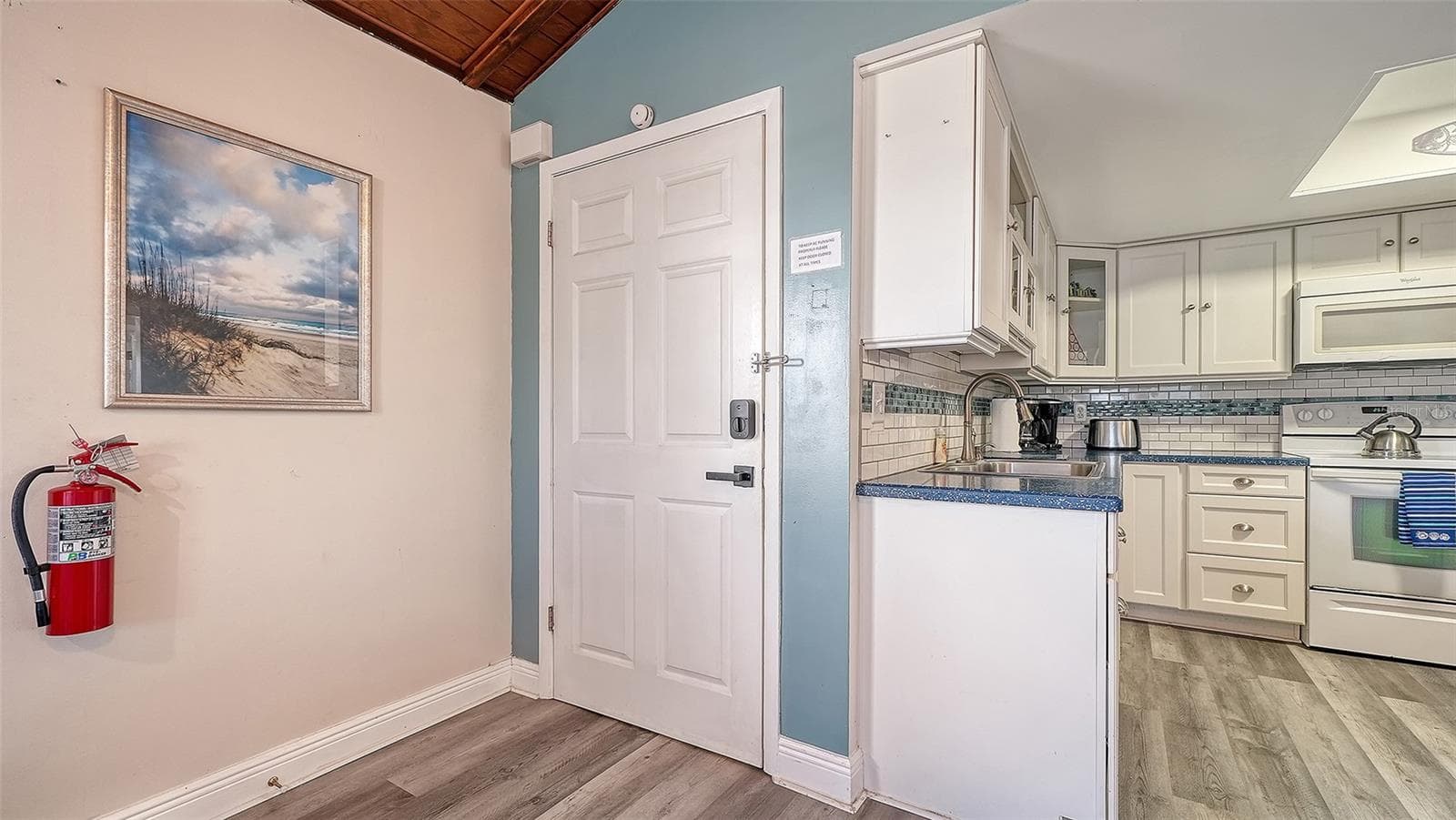 Unit A, entry doorway. - 2514 AVENUE B, BRADENTON BEACH