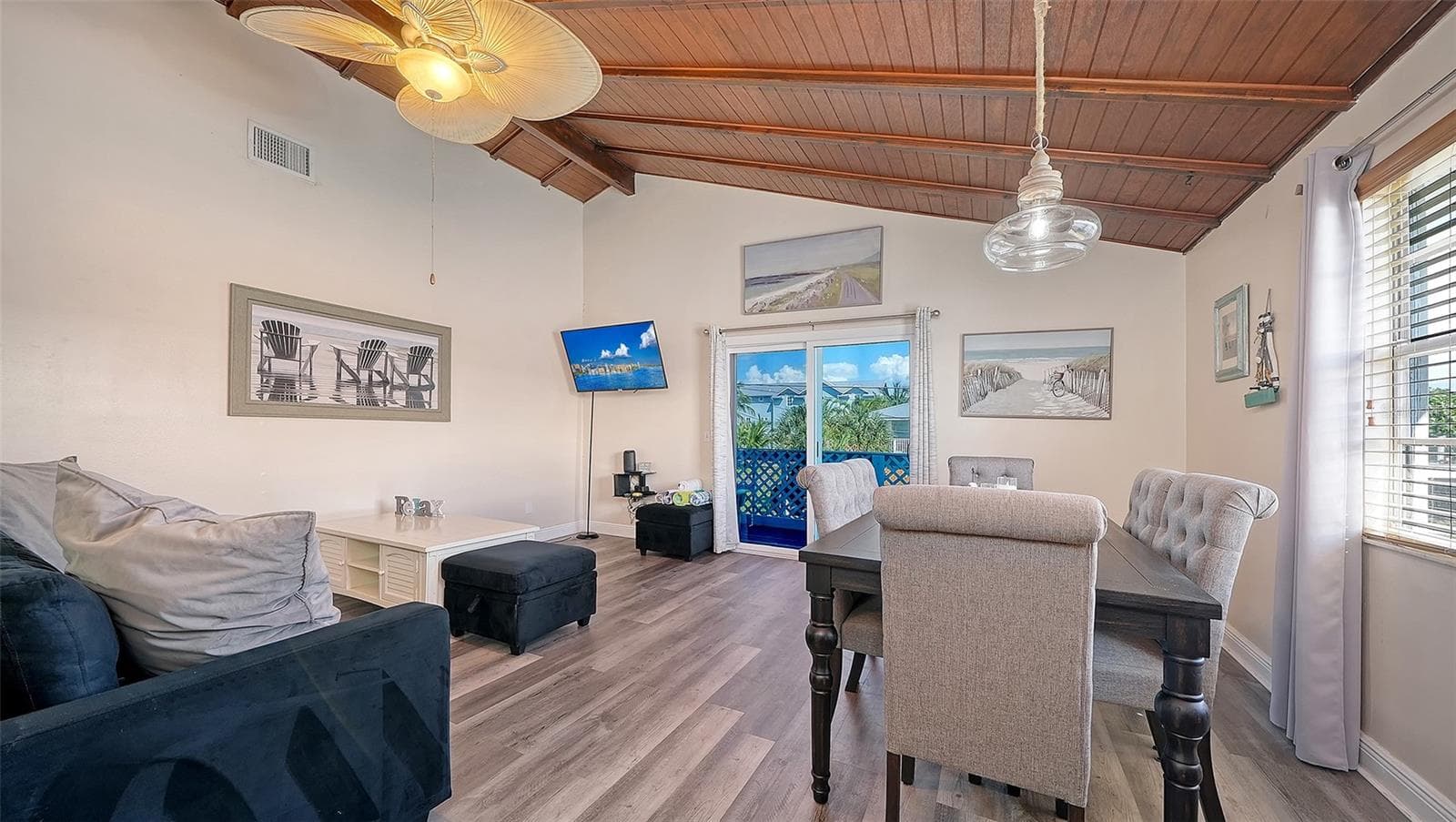 Unit A, Living Room. - 2514 AVENUE B, BRADENTON BEACH