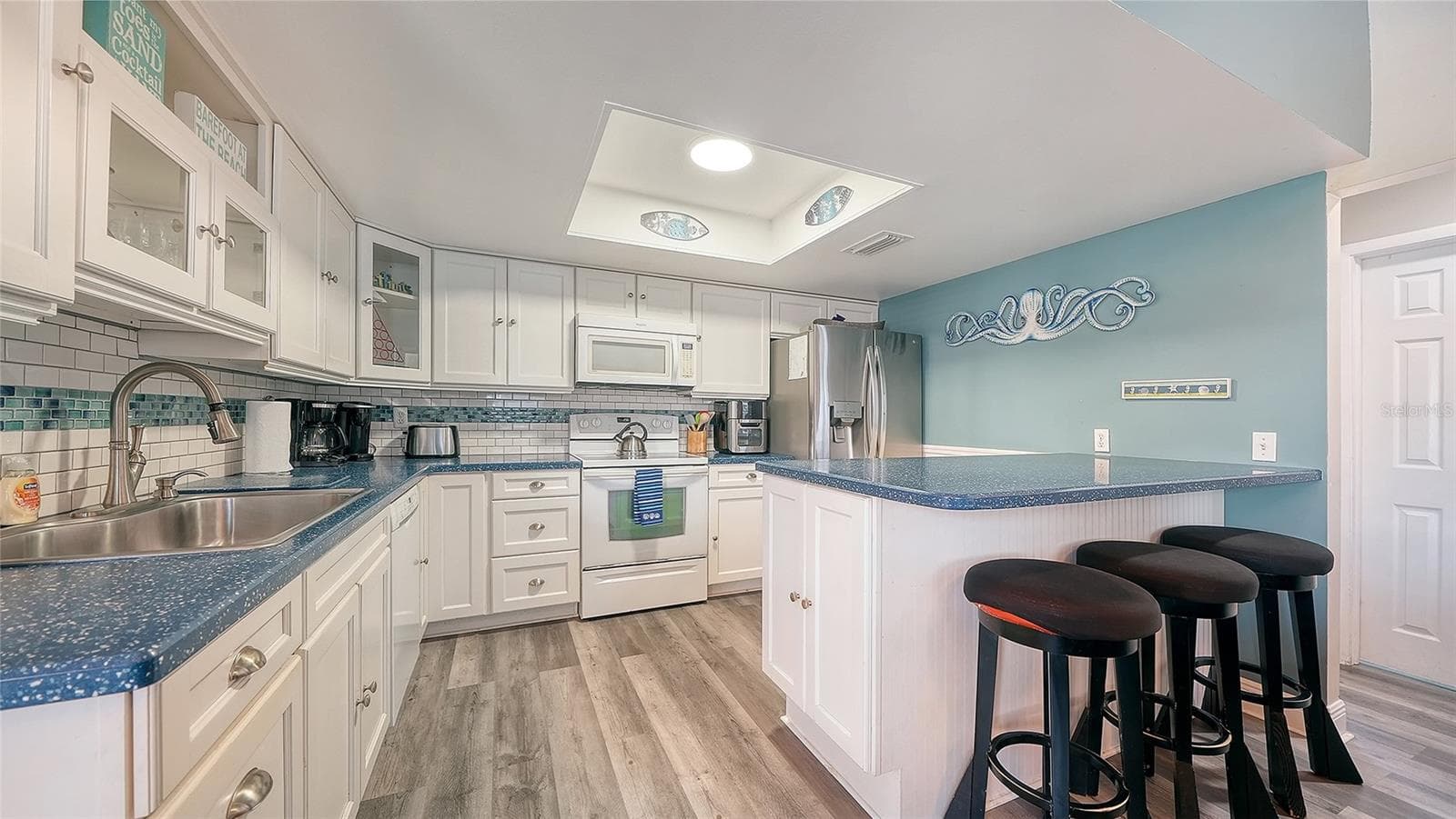 Unit A, Kitchen. - 2514 AVENUE B, BRADENTON BEACH
