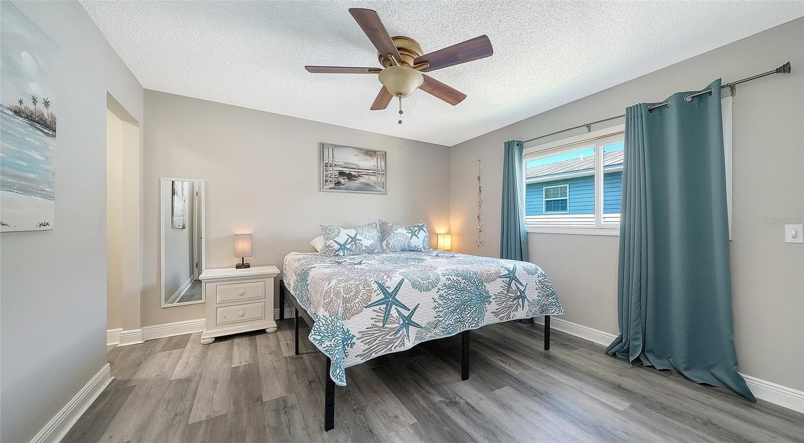 Unit A, Primary Suite. - 2514 AVENUE B, BRADENTON BEACH