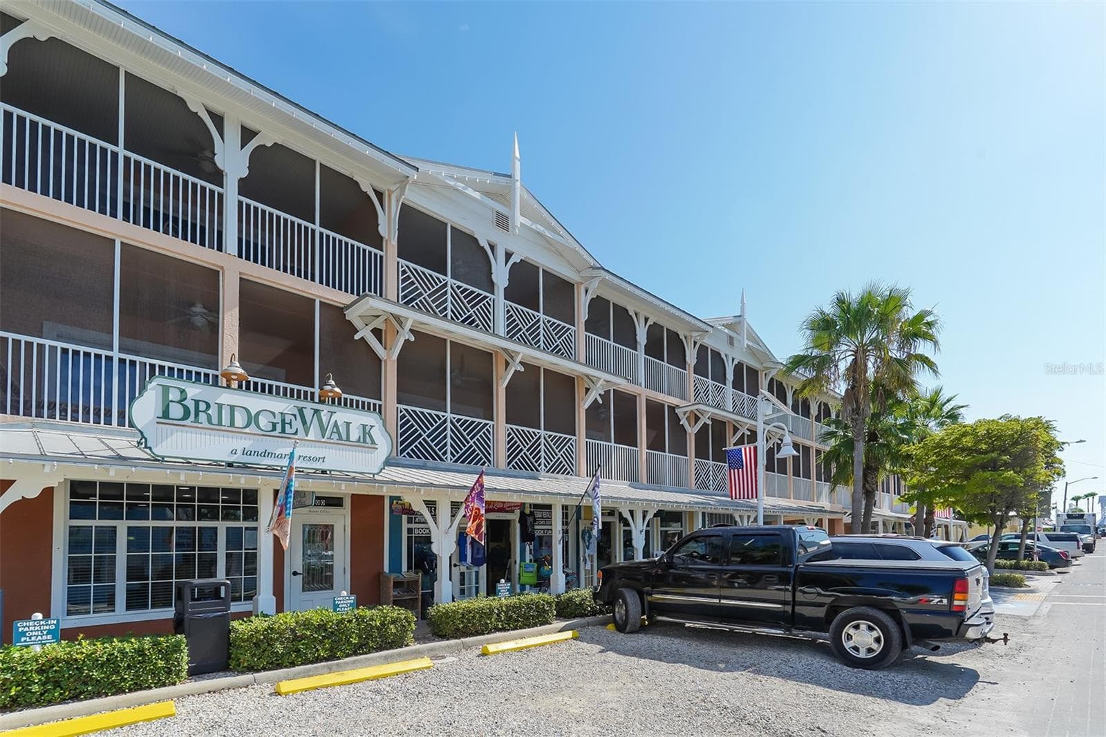 Shopping close by Bridge Street. - 2514 AVENUE B, BRADENTON BEACH