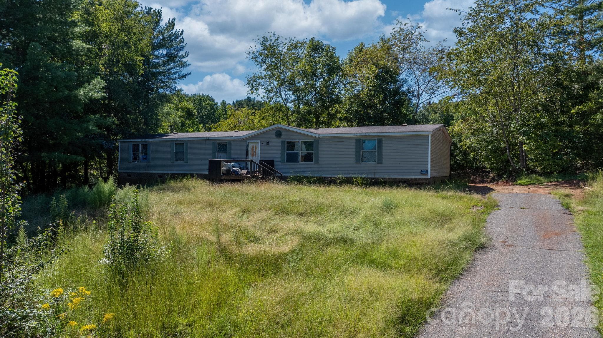 Single Family Residence at 4125 Alderbrook Court, Lenoir, photo 3 of 15
