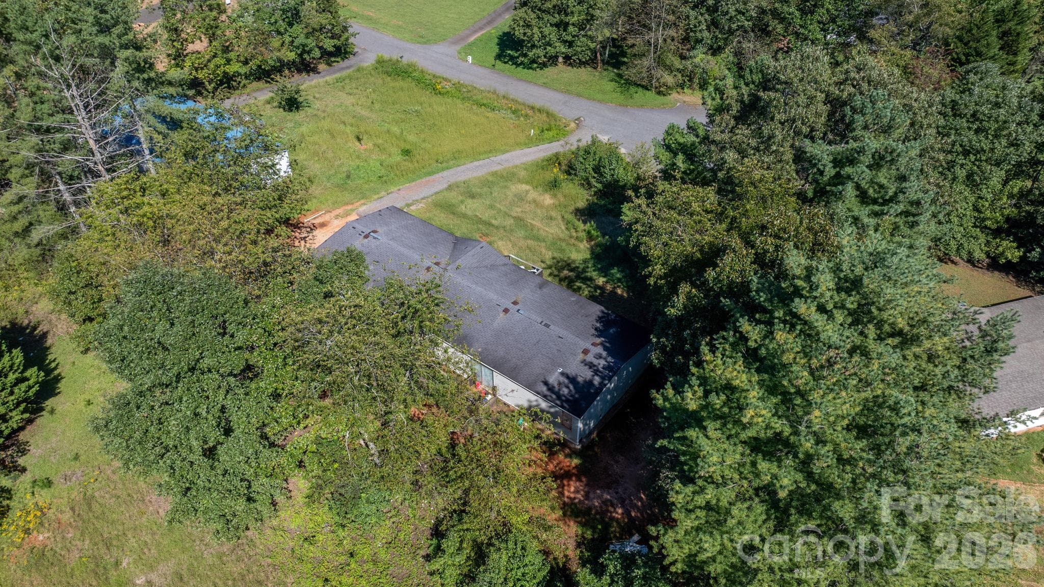 Single Family Residence at 4125 Alderbrook Court, Lenoir, photo 12 of 15