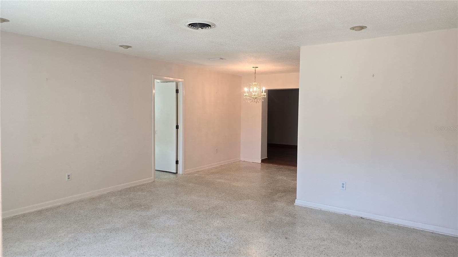 Huge livingroom - 10386 112TH WAY N, SEMINOLE