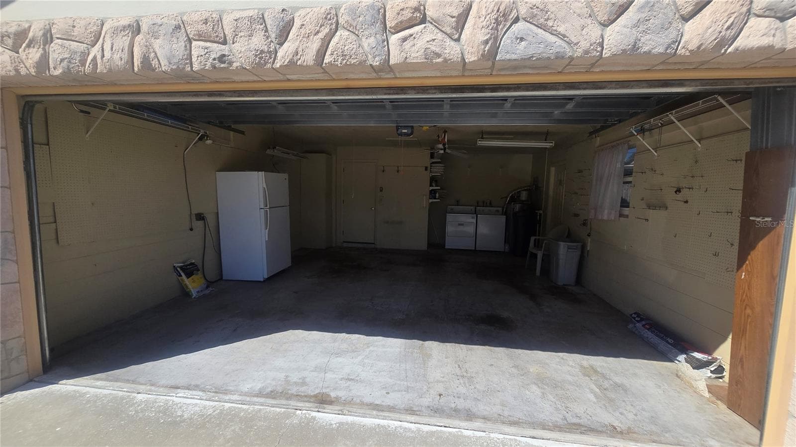 2 car garage - 10386 112TH WAY N, SEMINOLE