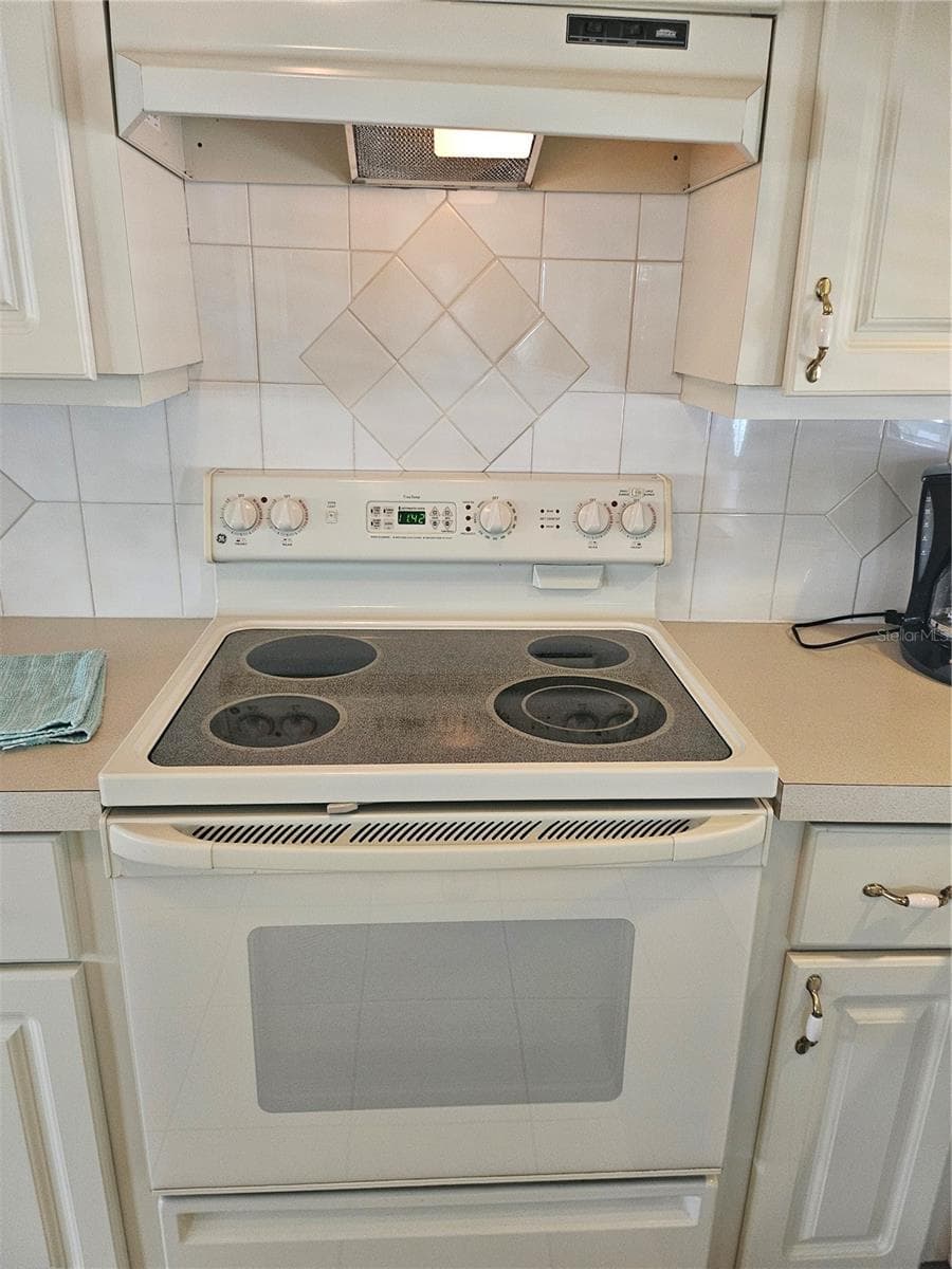 Mobile Home at 3218 SUMAC TER, SARASOTA, photo 14 of 71