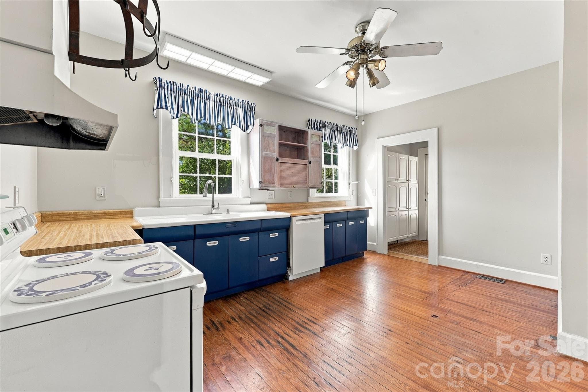 KITCHEN - 1220 Williams Road, Fort Mill