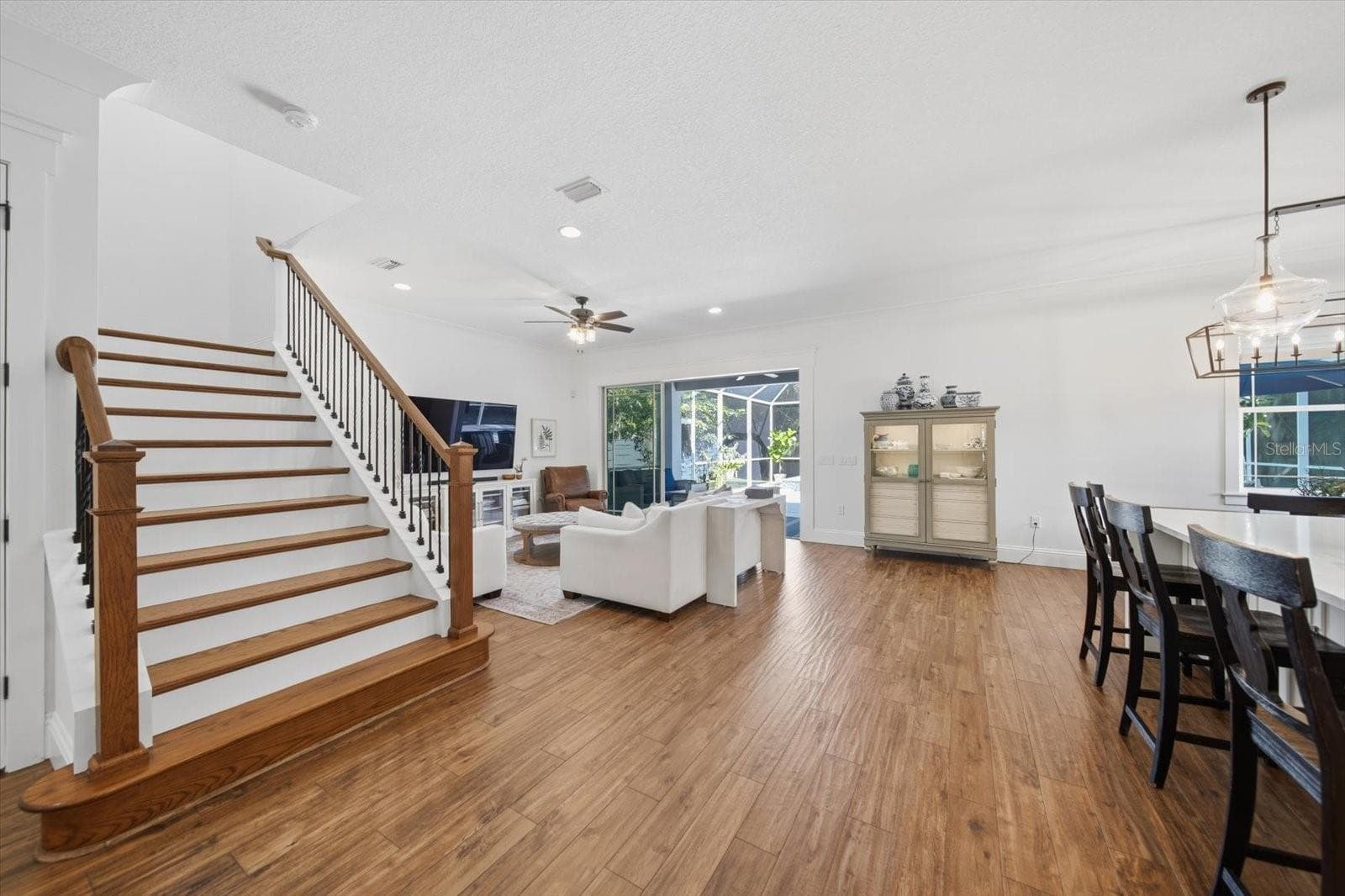 living/kitchen - 3608 E STERLING CIR, TAMPA