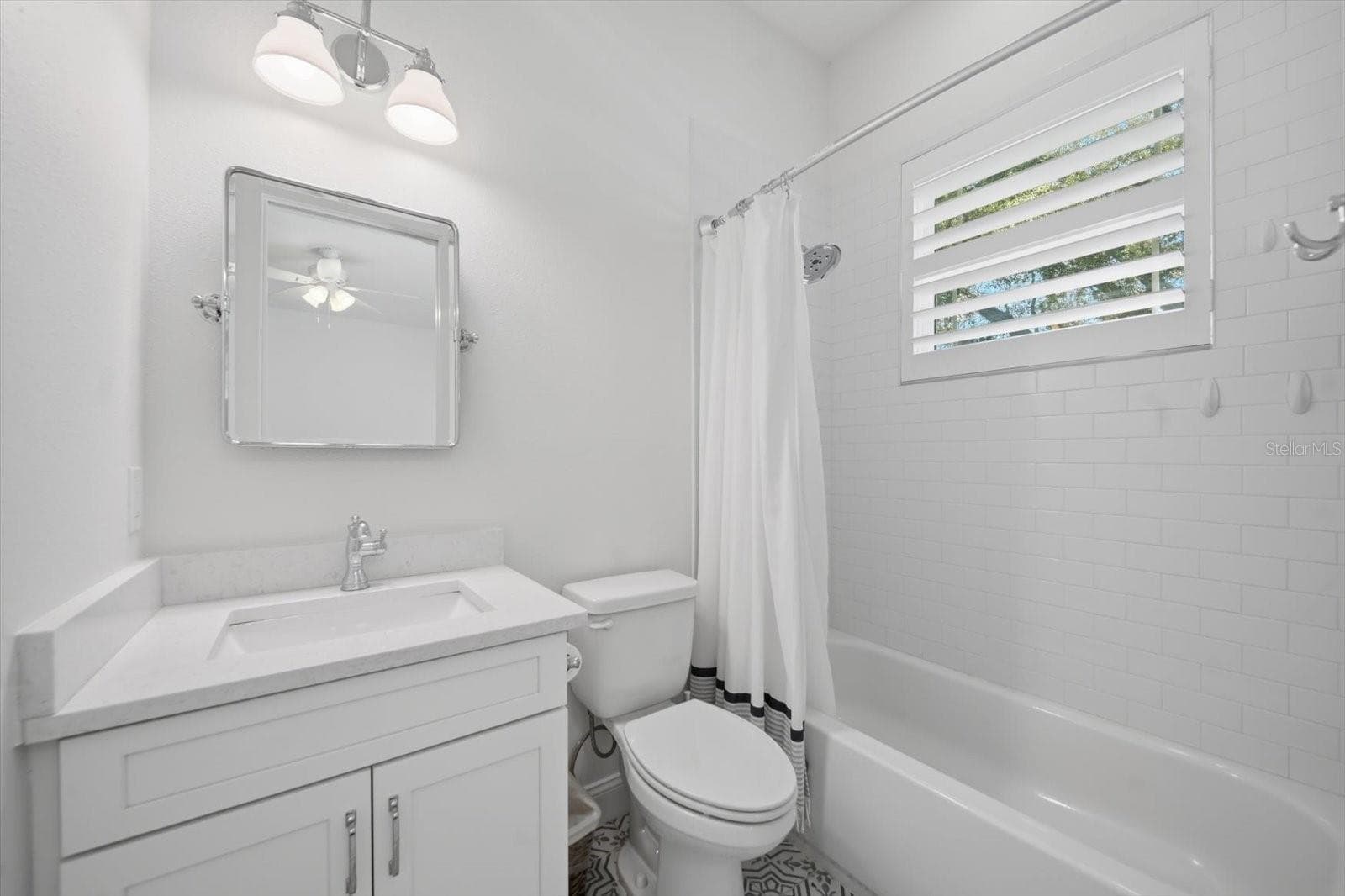 third full bath - 3608 E STERLING CIR, TAMPA