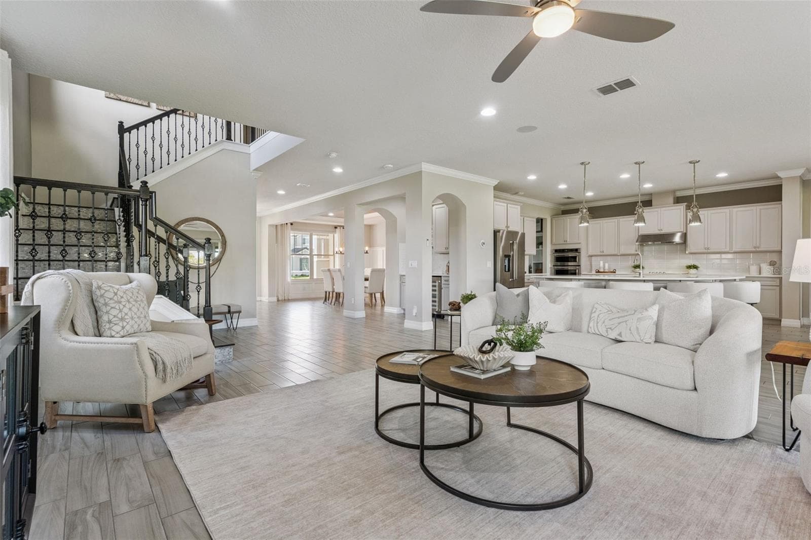Single Family Residence at 17537 LAGODA LN, ORLANDO, photo 2 of 51