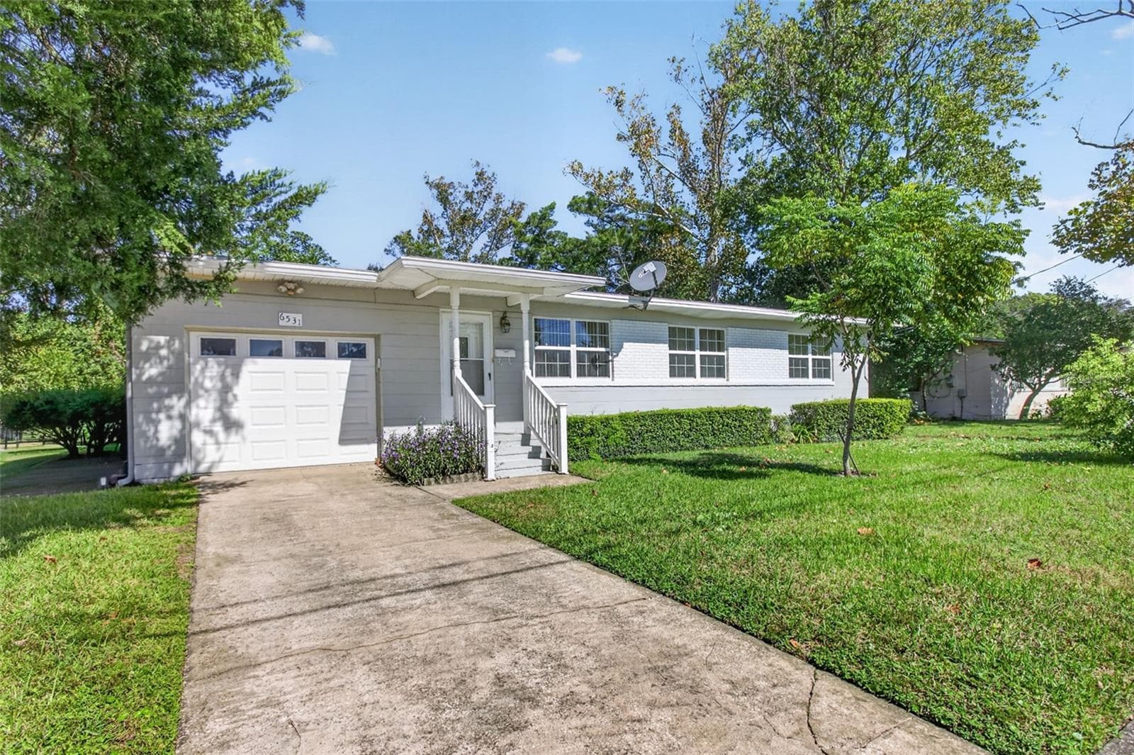Single Family Residence at LAKE LUCINA, JACKSONVILLE, photo 3 of 39