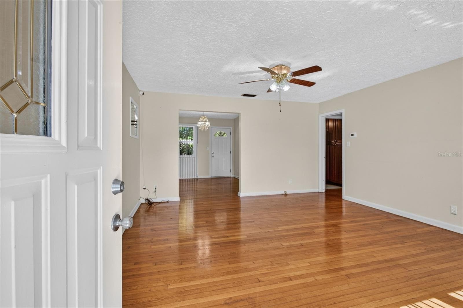 Single Family Residence at LAKE LUCINA, JACKSONVILLE, photo 5 of 39