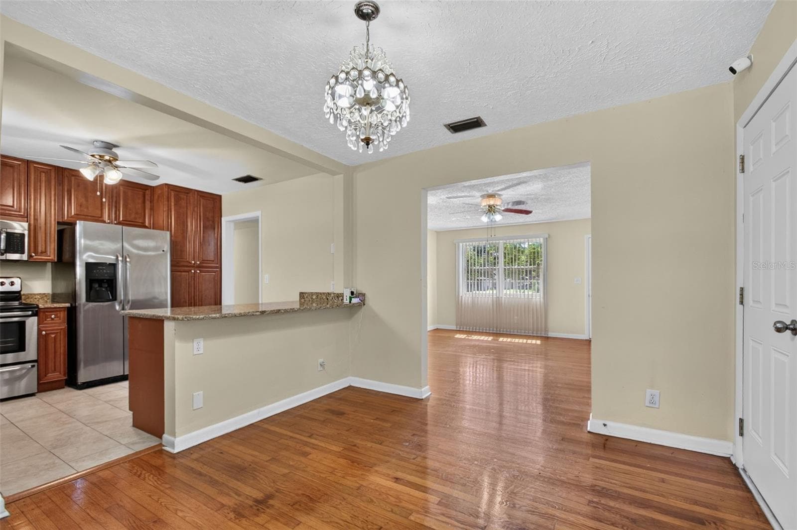 Single Family Residence at LAKE LUCINA, JACKSONVILLE, photo 12 of 39