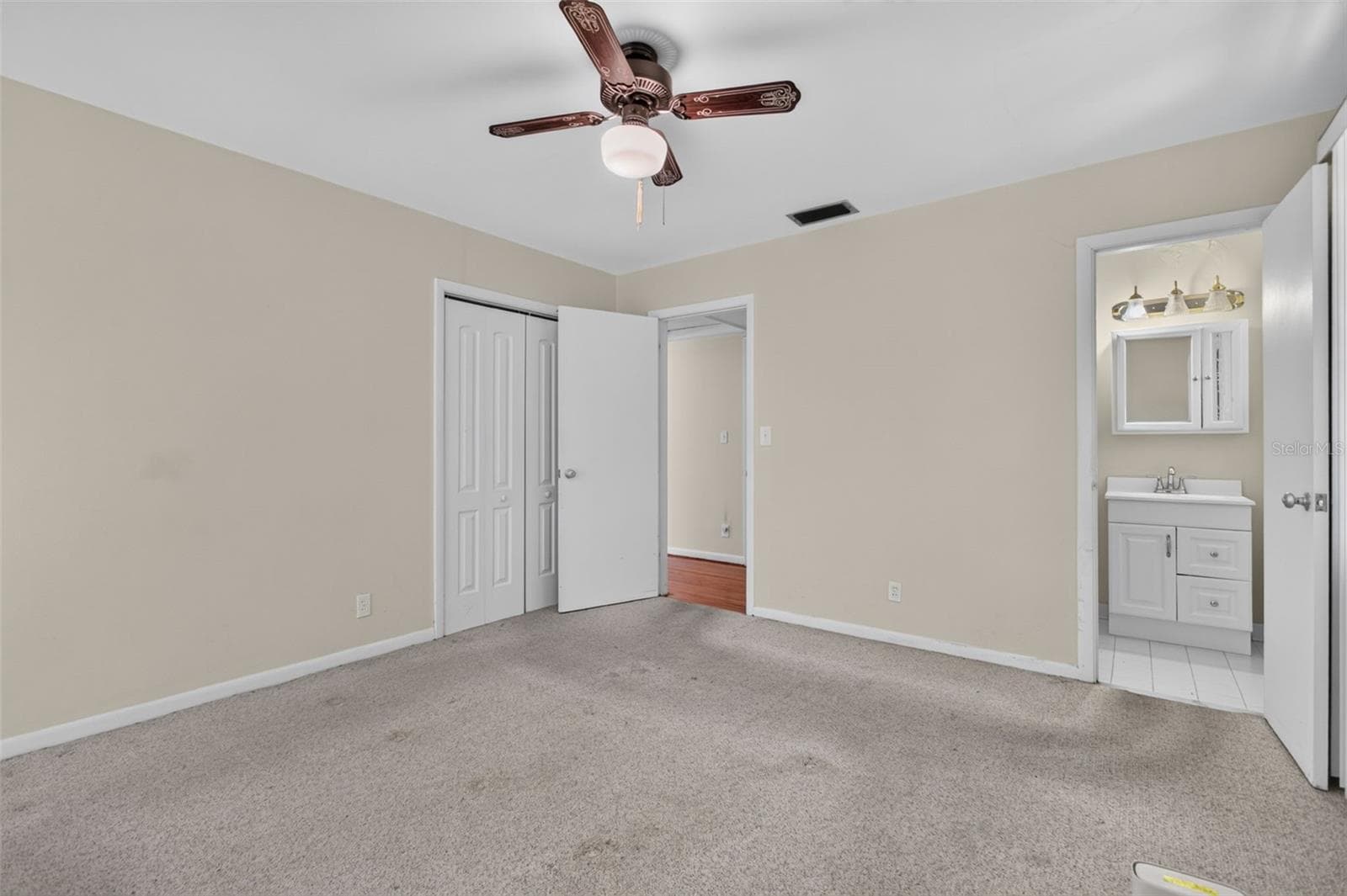 Single Family Residence at LAKE LUCINA, JACKSONVILLE, photo 23 of 39