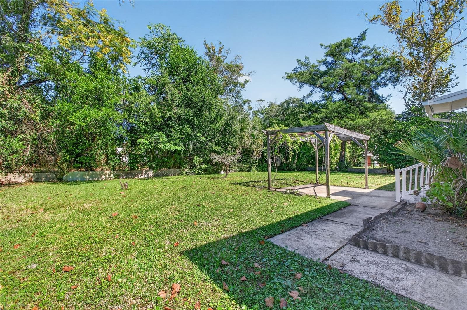 Single Family Residence at LAKE LUCINA, JACKSONVILLE, photo 34 of 39