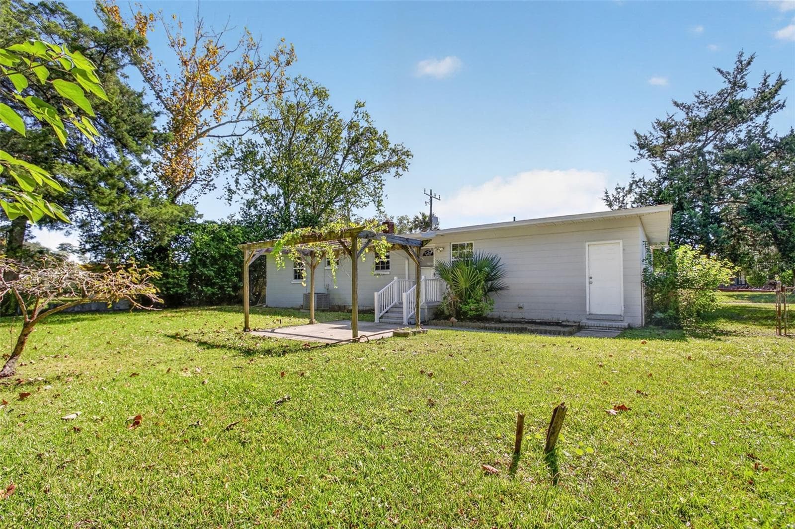 Single Family Residence at LAKE LUCINA, JACKSONVILLE, photo 35 of 39
