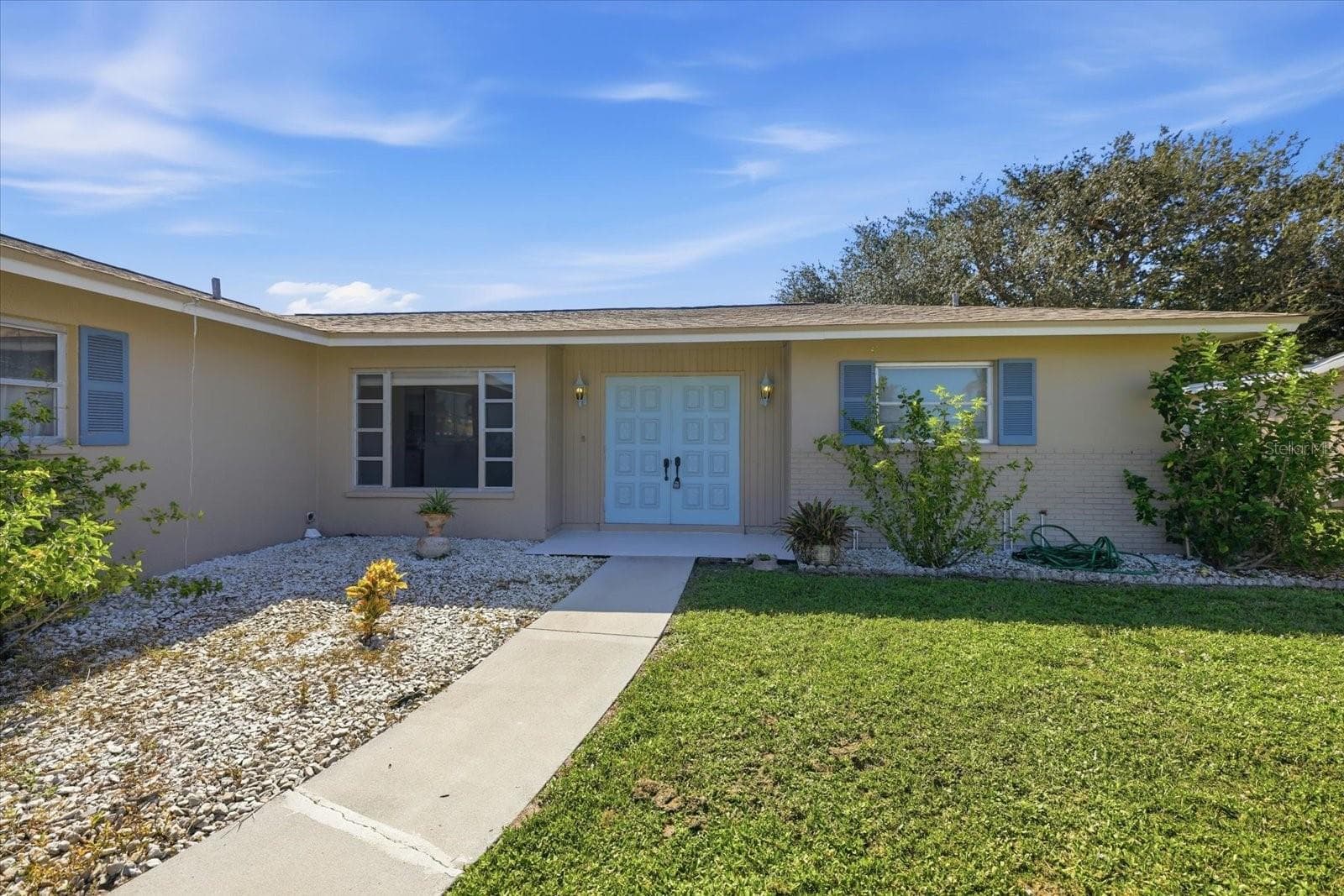 Single Family Residence at 832 S GONDOLA DR, VENICE, photo 6 of 47