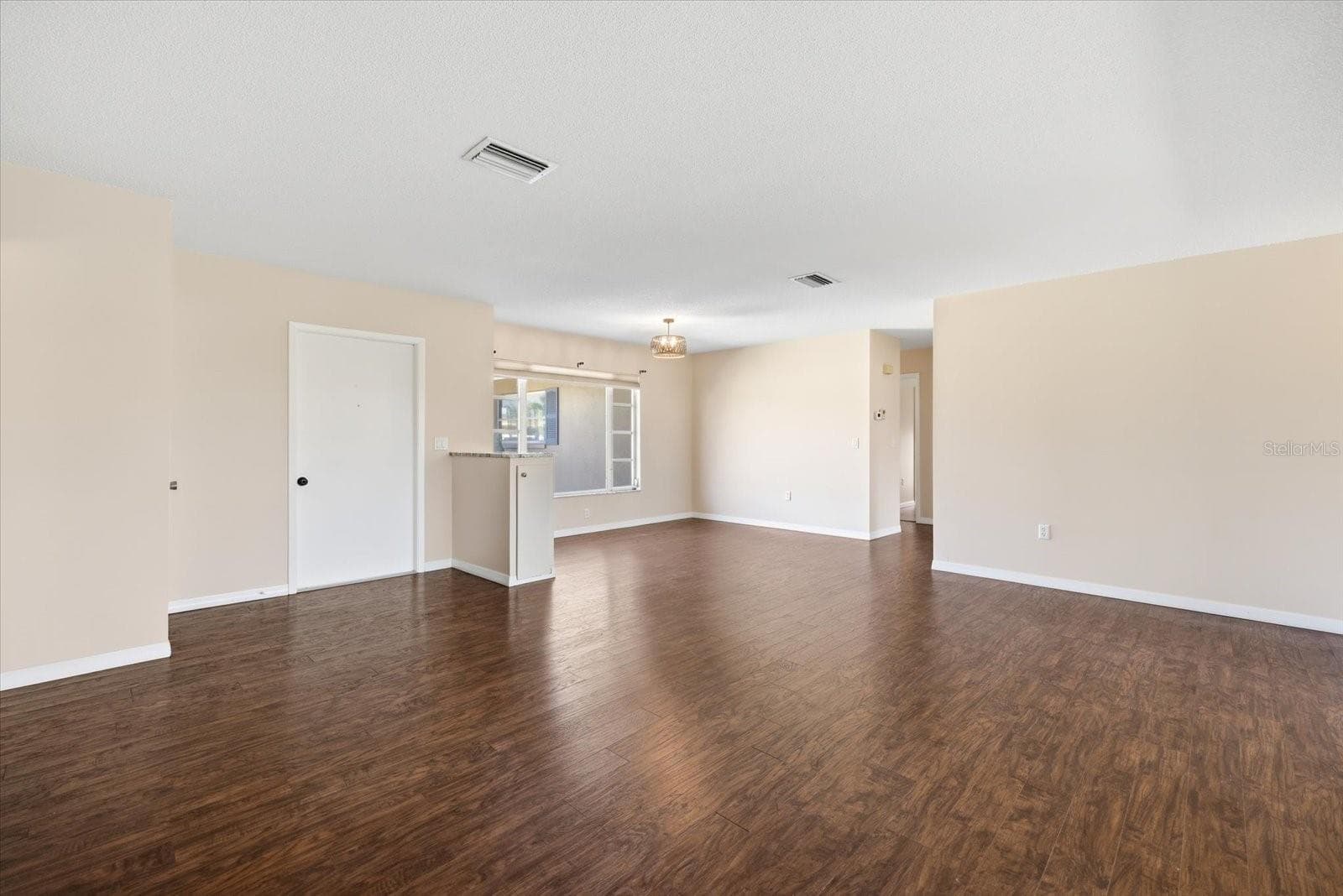 Single Family Residence at 832 S GONDOLA DR, VENICE, photo 18 of 47