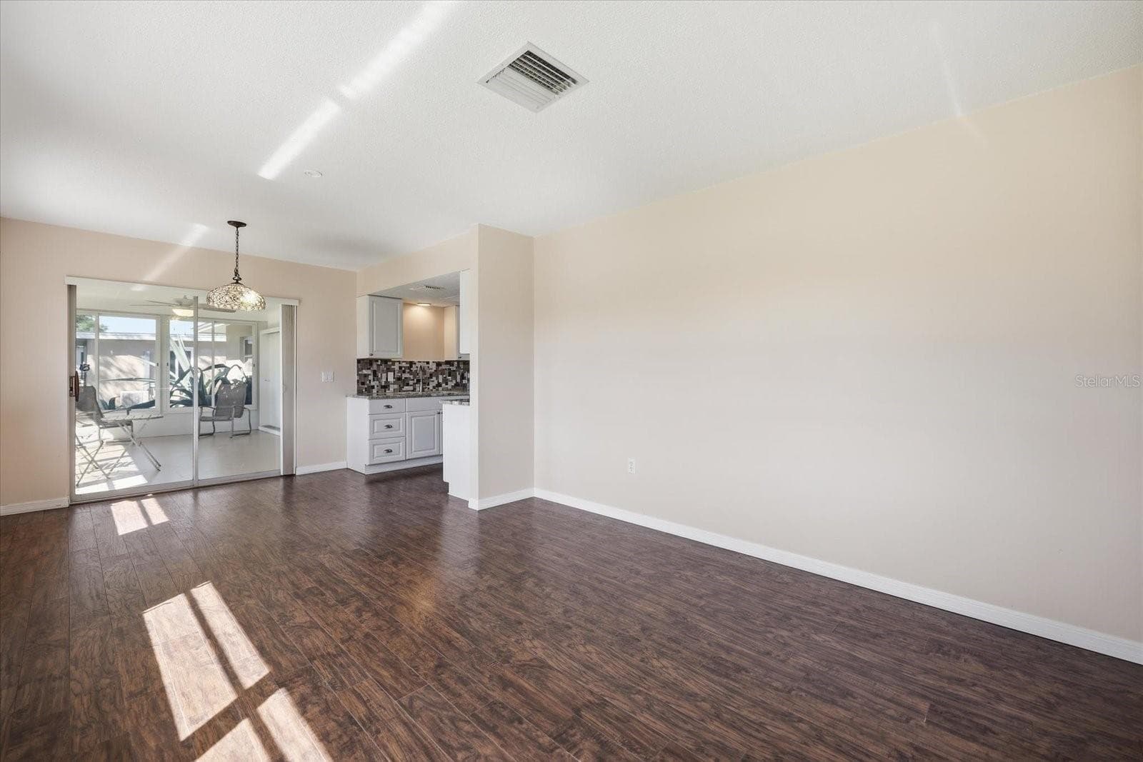 Single Family Residence at 832 S GONDOLA DR, VENICE, photo 22 of 47