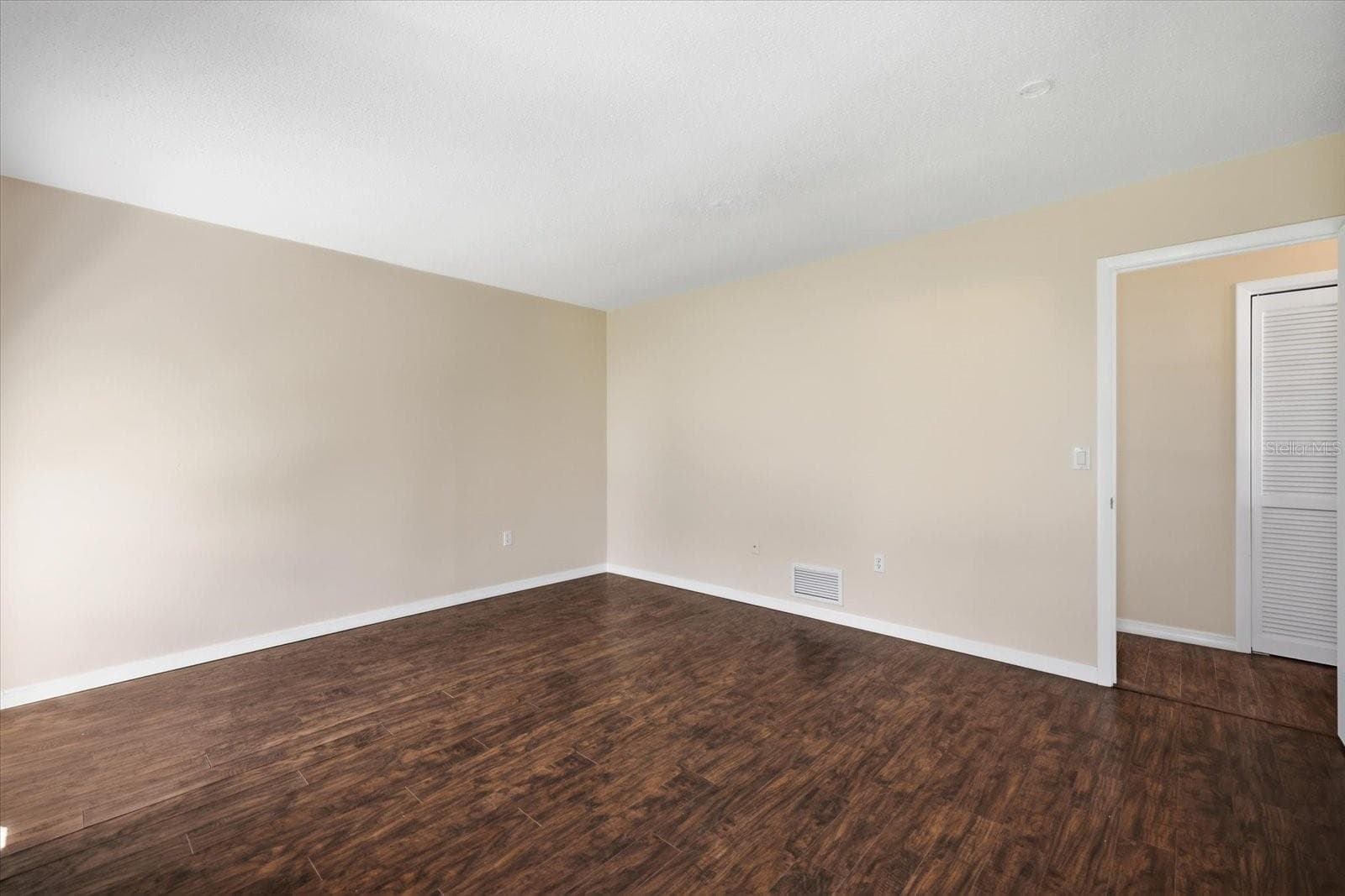 Single Family Residence at 832 S GONDOLA DR, VENICE, photo 23 of 47